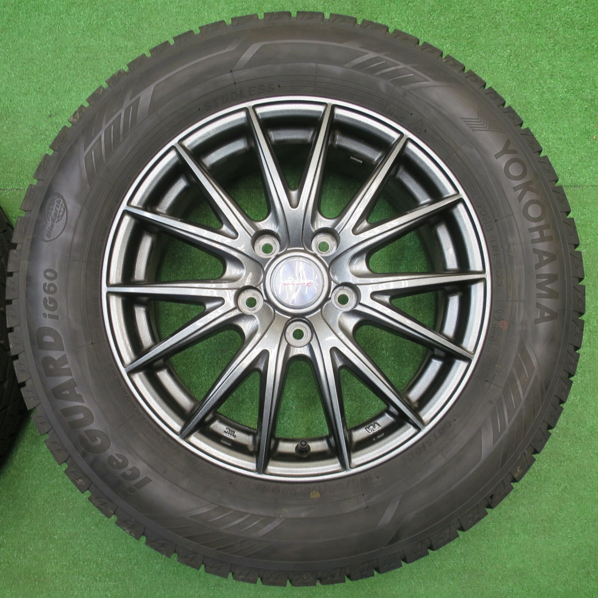 バリ溝！23年！キレイ！9.5分★スタッドレス 215/65R16 ヨコハマ アイスガード iG60 VELVA SPORTZ ヴェルヴァ 16インチ PCD114.3/5H★5110903NJス