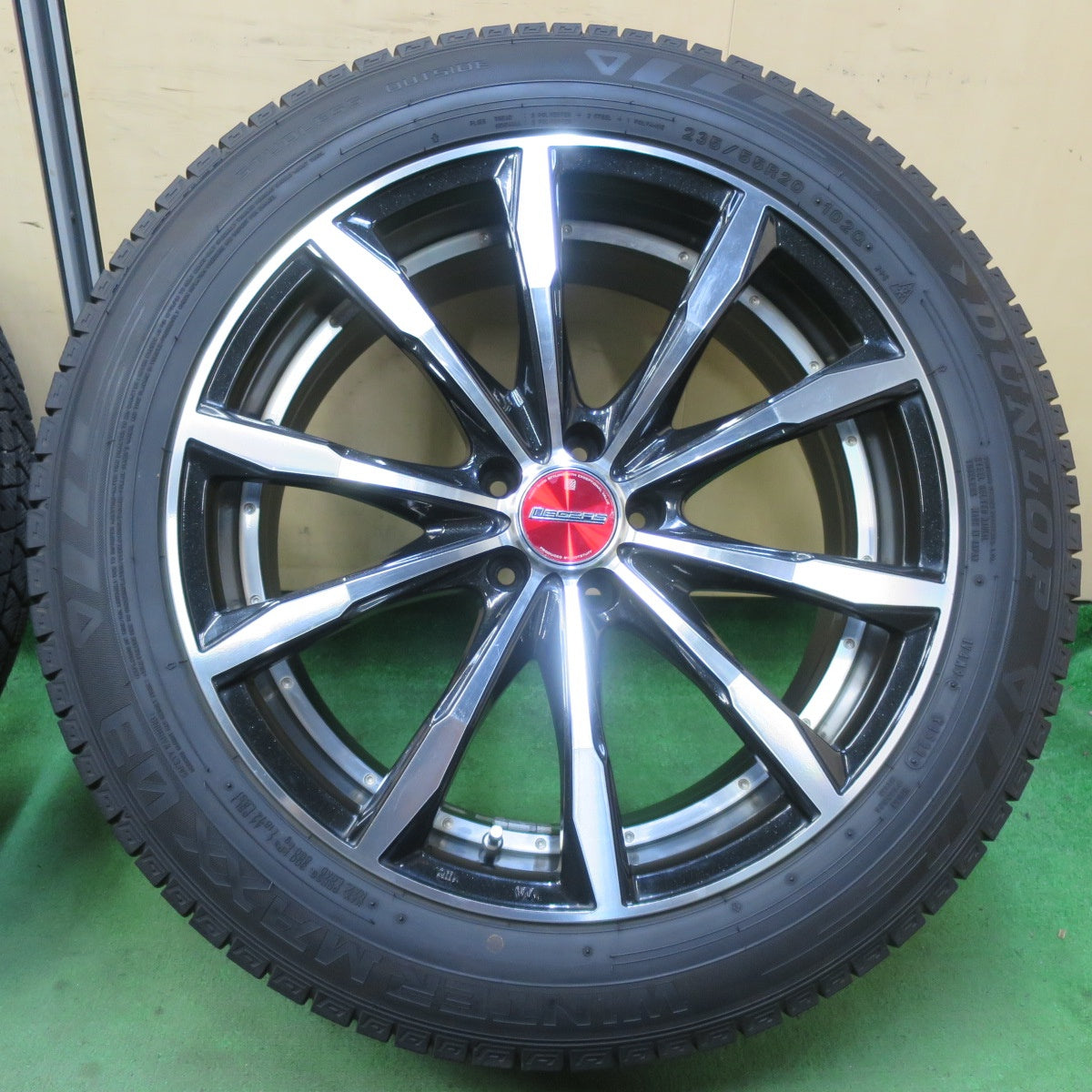 バリ溝！22年！9.5分★Stich LEGZAS FAUVEX 235/55R20 スタッドレス ダンロップ ウインターマックス03 シュティッヒ レグザス フォーベックス PCD114.3/5H★5062702イス
