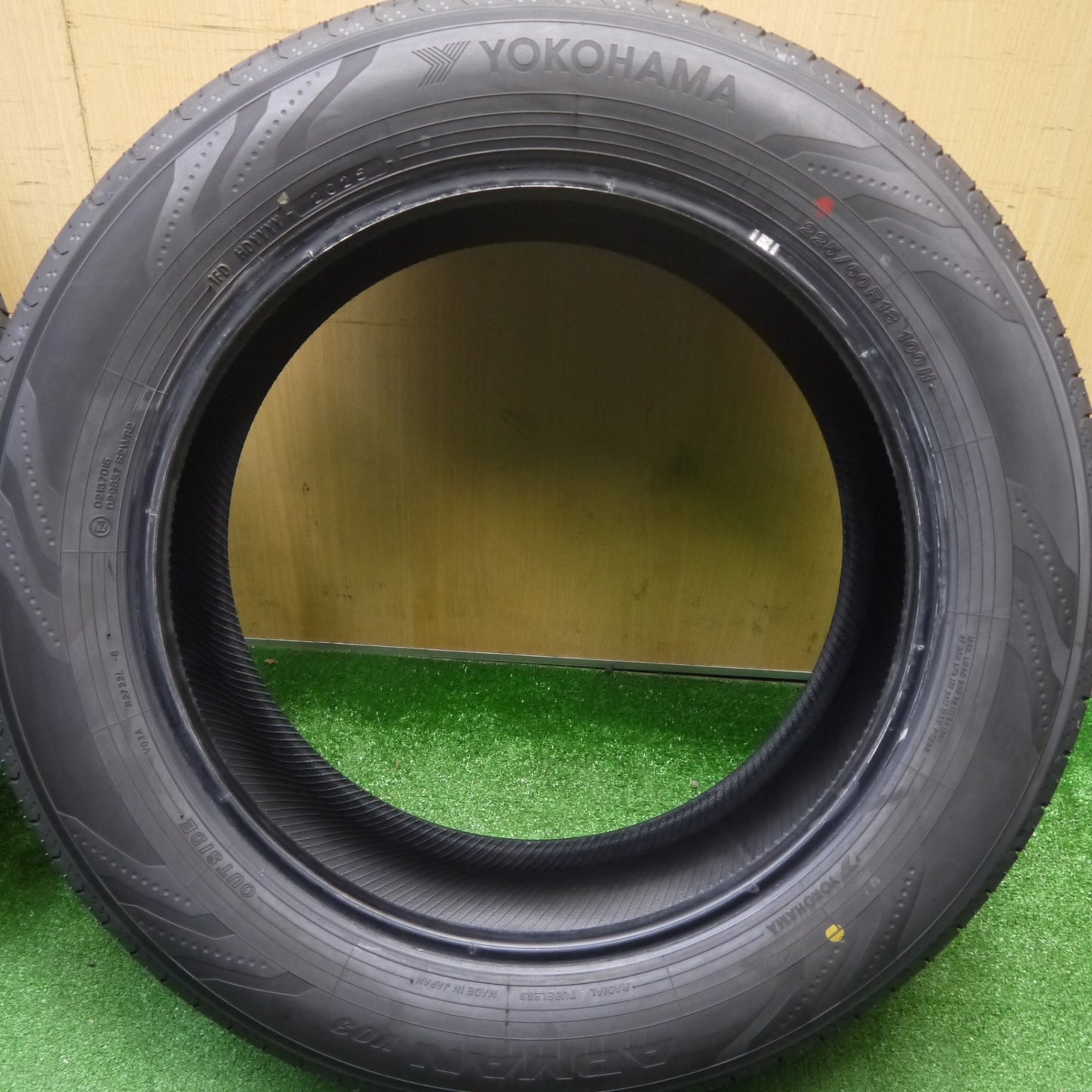 新車外し！25年★225/60R18 ヨコハマ アドバン V03 タイヤ 18インチ 40系 アルファード ヴェルファイア 等★5122603Hノタ