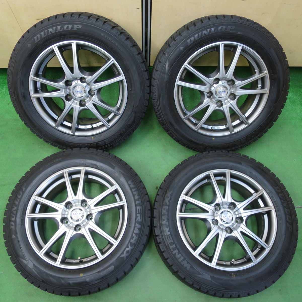 [送料無料] バリ溝！21年！9.5分★スタッドレス 205/60R16 ダンロップ ウインターマックス WM02 ZACK JP-115 MONZA PCD114.3/5H★4100404イス