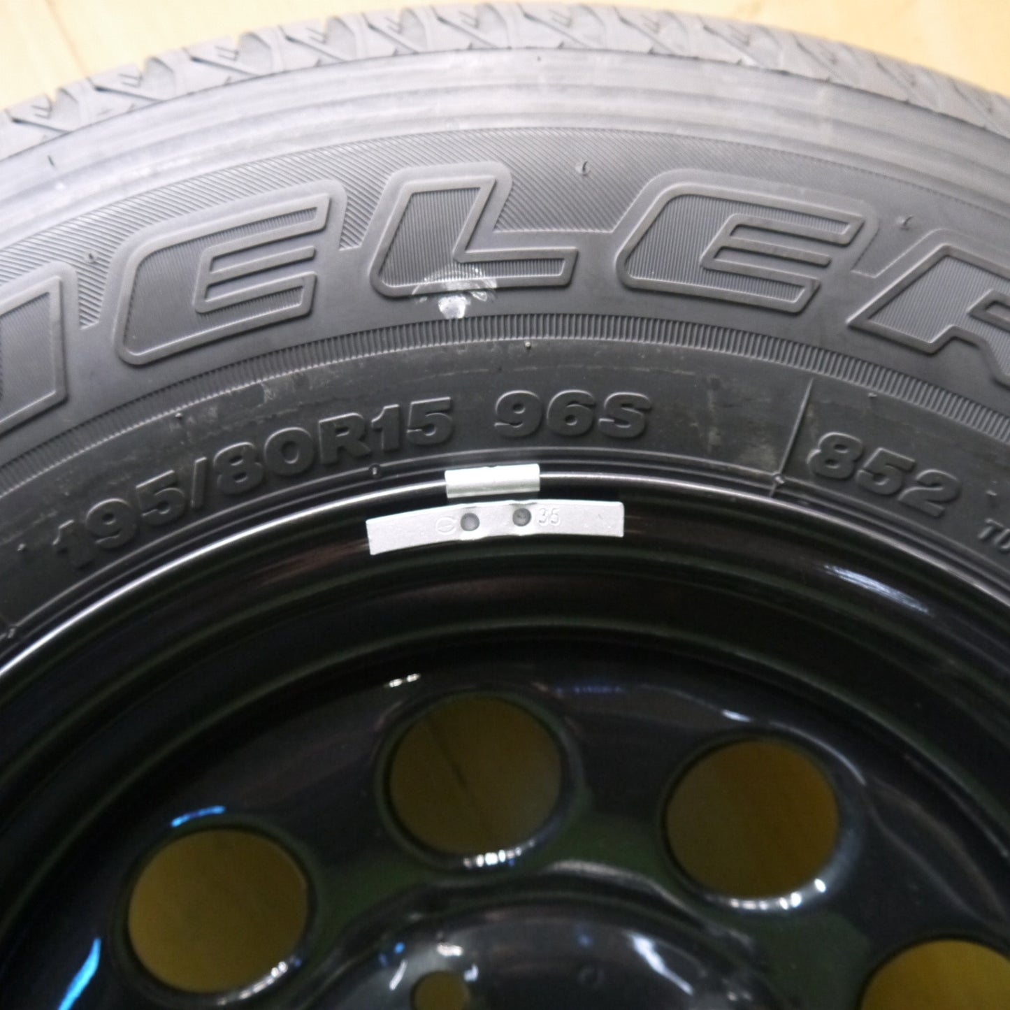 新車外し！25年！1本★スズキ ジムニー シエラ 純正 スチール 195/80R15 ブリヂストン デューラー H/L 852 DUELER スペア 15インチ PCD139.7/5H★6021808Hノ