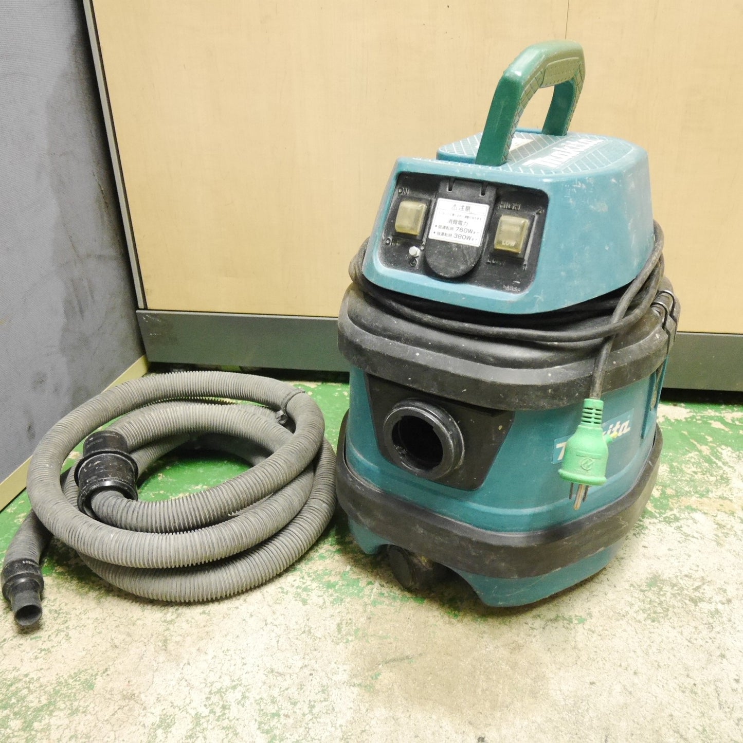[送料無料] ホース付き☆マキタ 乾式 専用 業務用 強・弱 2スピード 集じん機 472 業務用 集塵機 掃除機 makita☆
