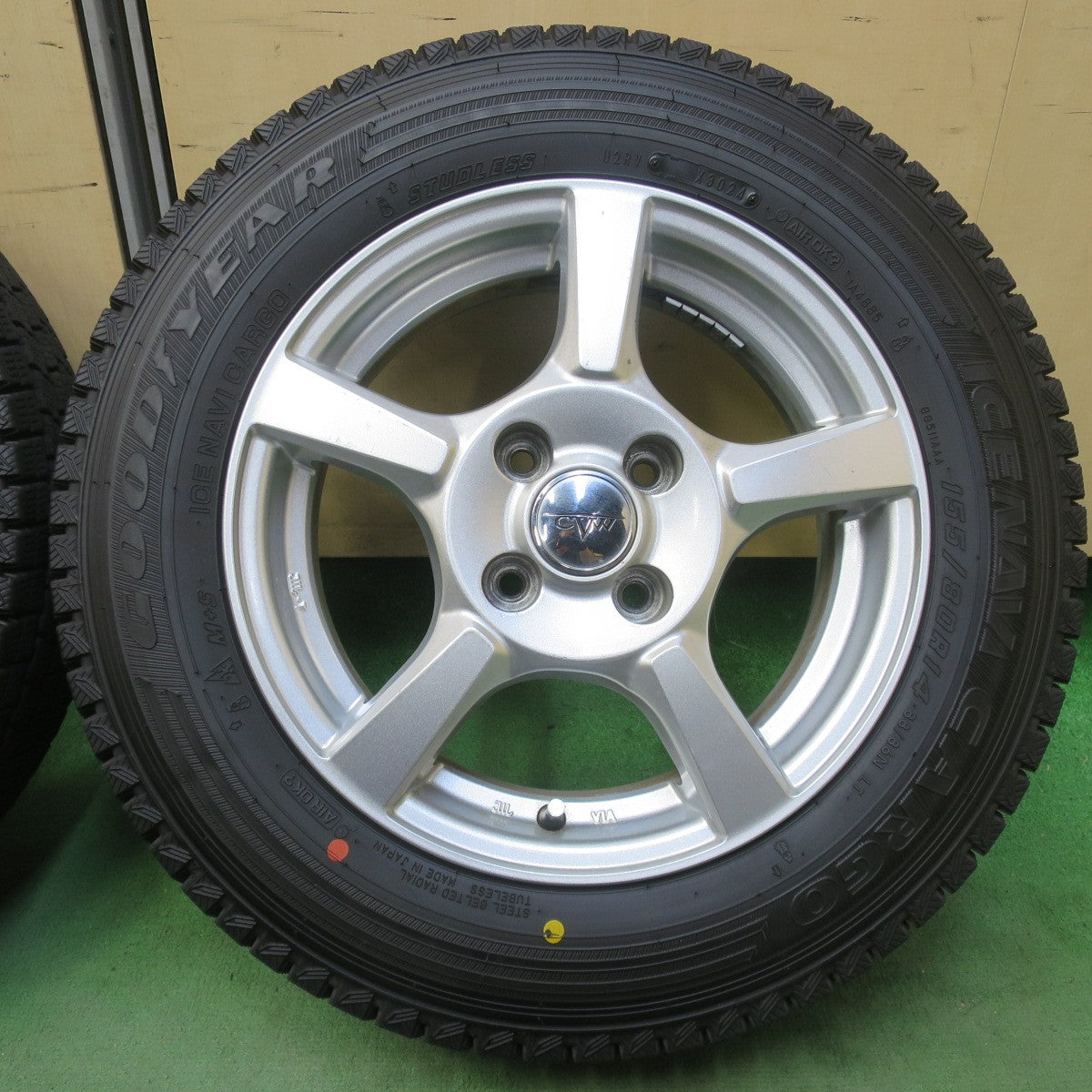 バリ溝！24年！ほぼ10分★スタッドレス 155/80R14 88/86N グッドイヤー アイスナビ CARGO CVW 社外 アルミ 14インチ PCD100/4H★6043002イス