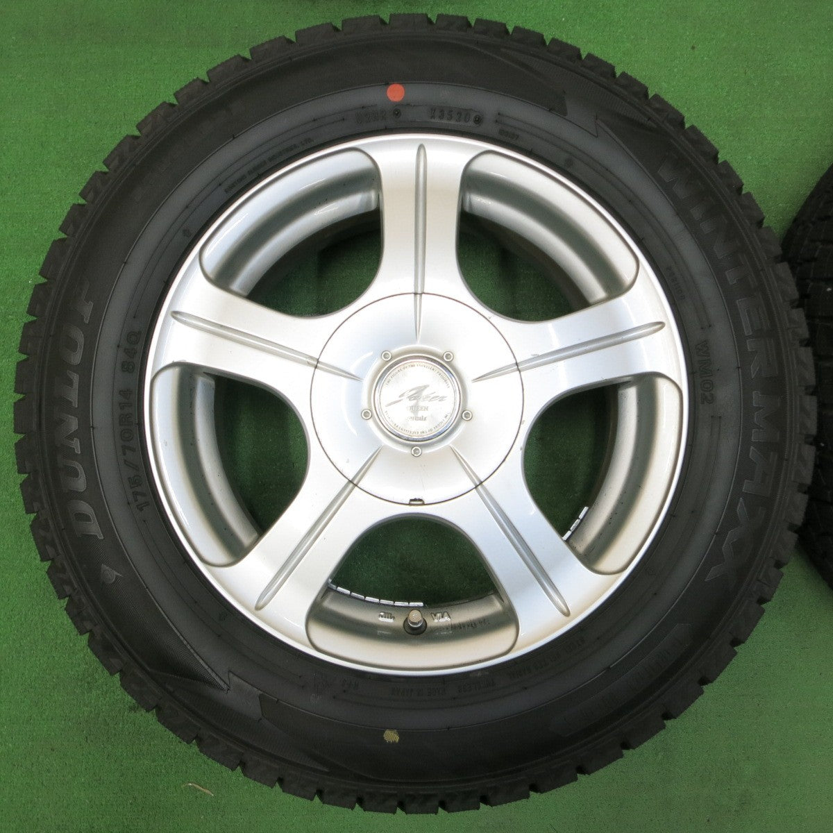 *送料無料* バリ溝！20年！ほぼ10分★スタッドレス 175/70R14 ダンロップ ウインターマックス WM02 JOKER QUEEN weds ジョーカー PCD100/4H 5H マルチ★4052304イス