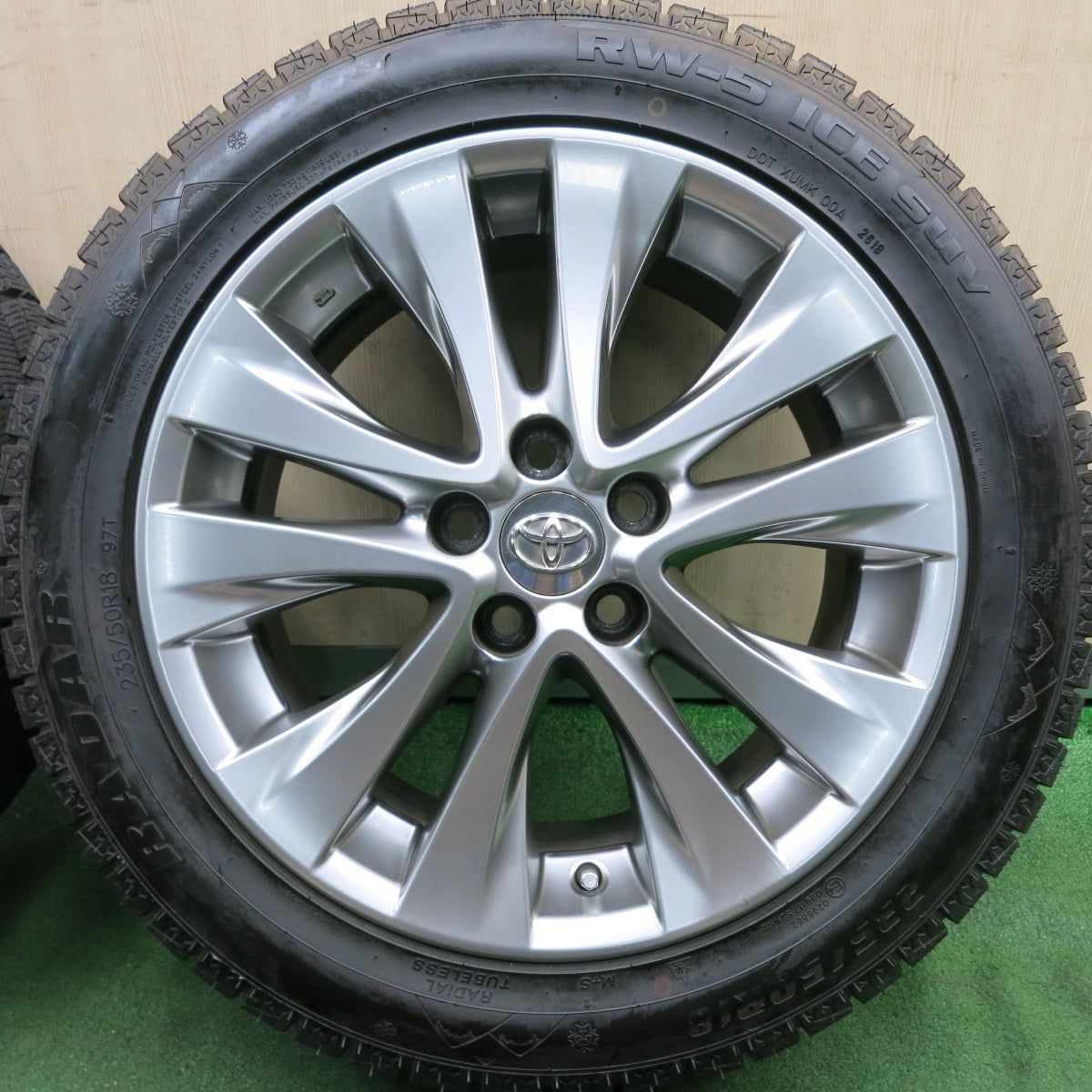 *送料無料* 超バリ溝！キレイ！ほぼ10分★トヨタ 20系 アルファード 純正 235/50R18 スタッドレス レーダー RW-5 ICE SUV PCD114.3/5H★4052604HAス