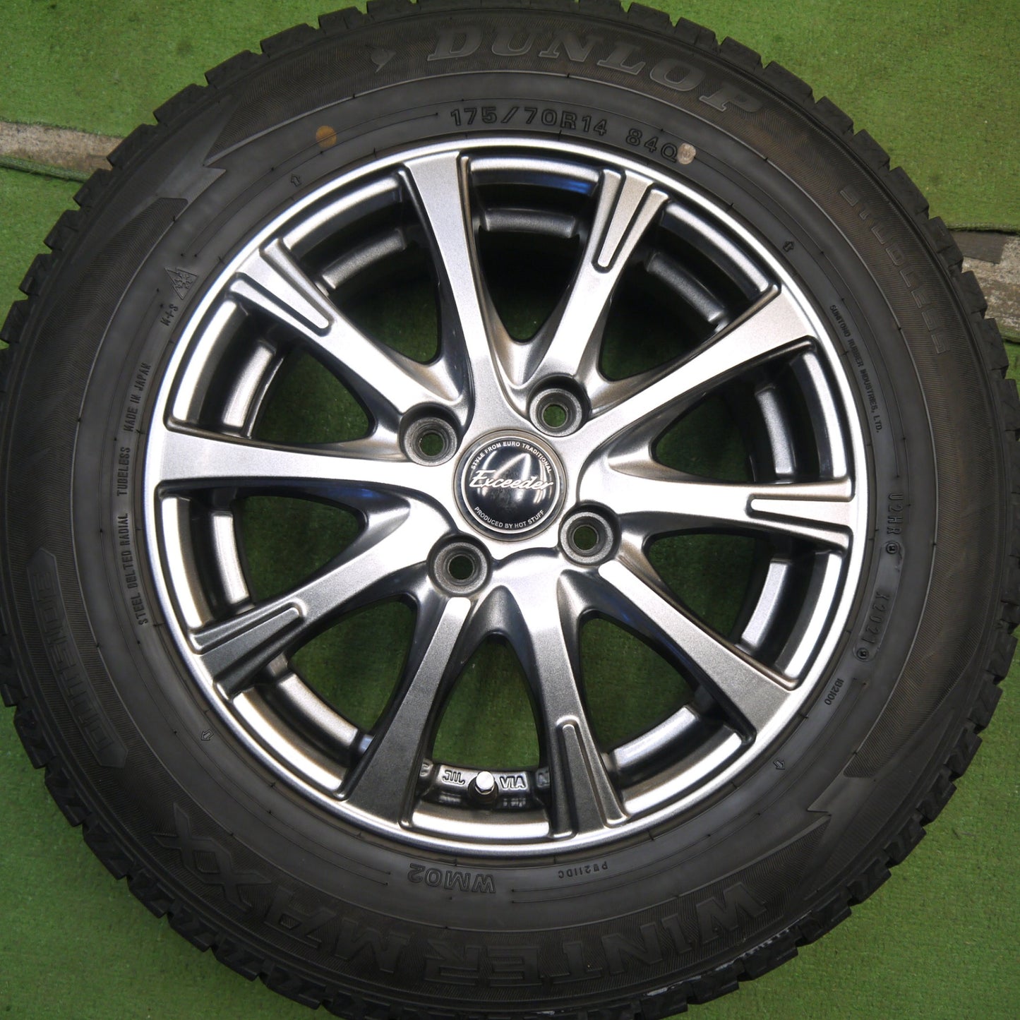 バリ溝！21年！キレイ！8.5分★スタッドレス 175/70R14 ダンロップ ウインターマックス WM02 Exceeder エクシーダー 14インチ PCD100/4H★5070704Hス