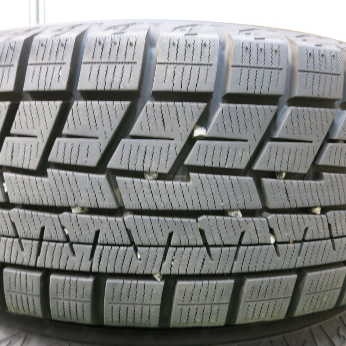 [送料無料] バリ溝！23年！キレイ！ほぼ10分★スタッドレス 215/60R16 ヨコハマ アイスガード iG60 VEMOTION Vエモーション 16インチ PCD114.3/5H★4092604SYス