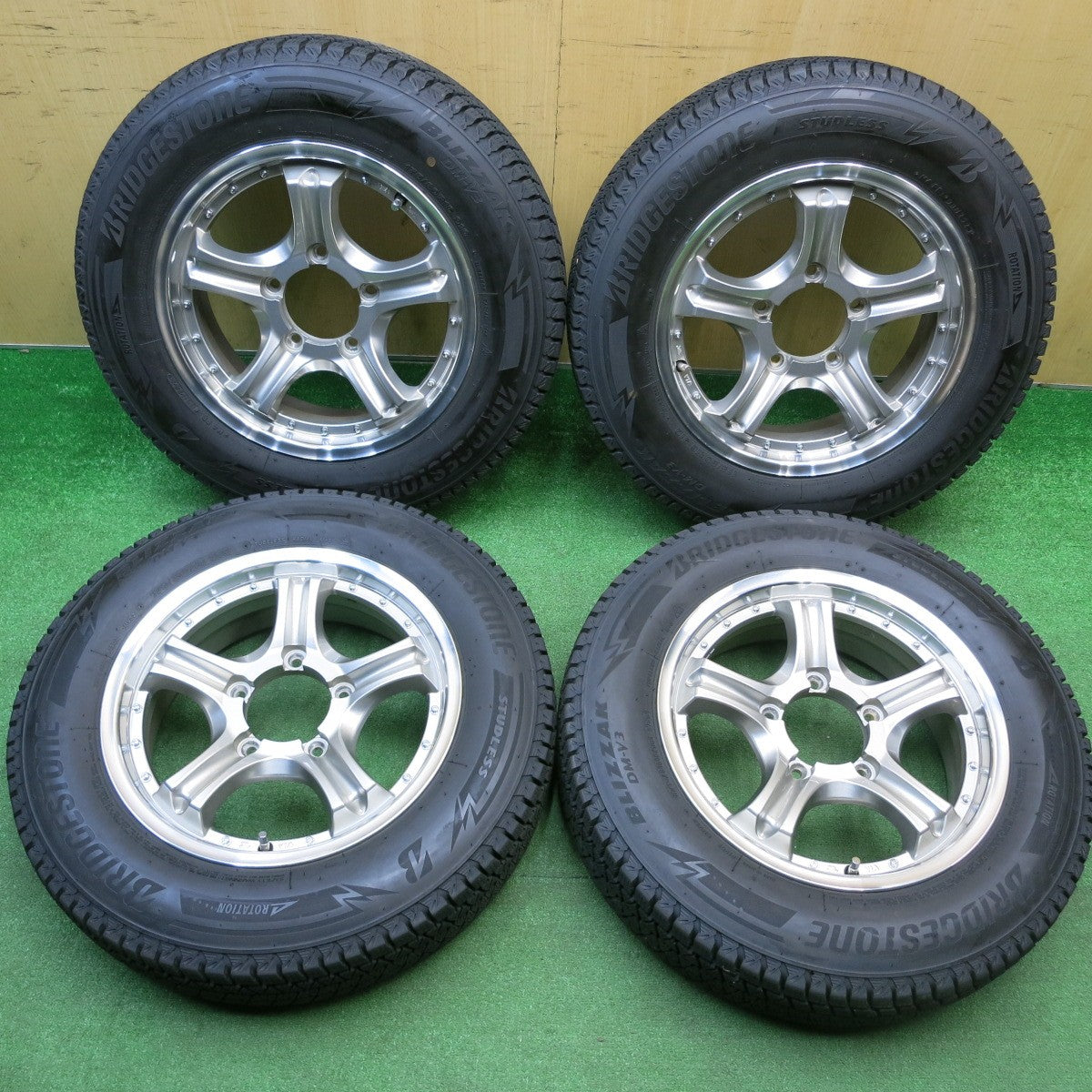 バリ溝！23年！キレイ！8.5分★ジムニー 等 Lehrmeister ROAD SPOKE VR 175/80R16 スタッドレス ブリヂストン ブリザック DM-V3 16インチ レアマイスター PCD139.7/5H★5121101HAス