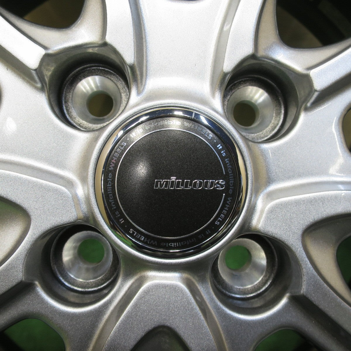 未使用！23年★スタッドレス 185/60R15 ヨコハマ アイスガード iG70 MiLLOUS ミルアス 15インチ PCD100/4H★5080802イス