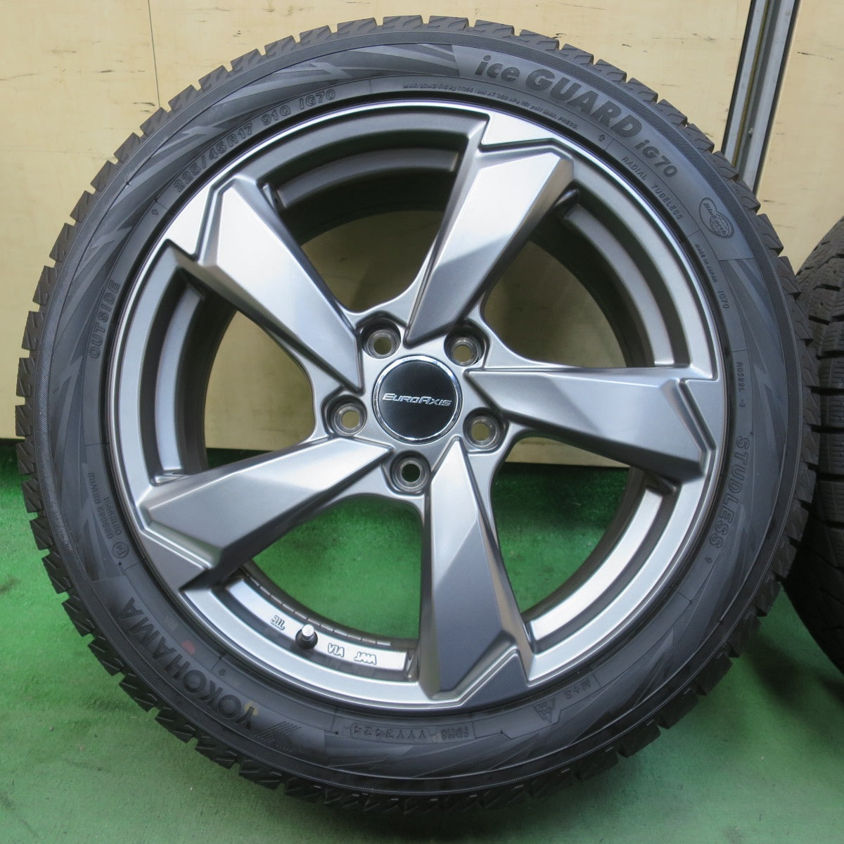 バリ溝！24年！キレイ！ほぼ10分★ワーゲン 等 EUROAXIS CROSSedge 225/45R17 スタッドレス ヨコハマ アイスガード iG70 ユーロアクシス クロスエッジ 17インチ PCD112/5H★6031106イス