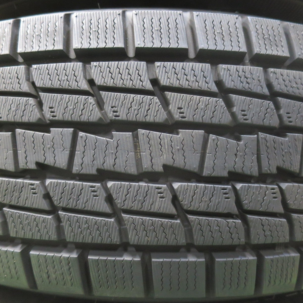 バリ溝！22年！キレイ！ほぼ10分★スタッドレス 235/65R18 グッドイヤー アイスナビ SUV D.O.S. DOS PCD114.3/5H★4112501イス