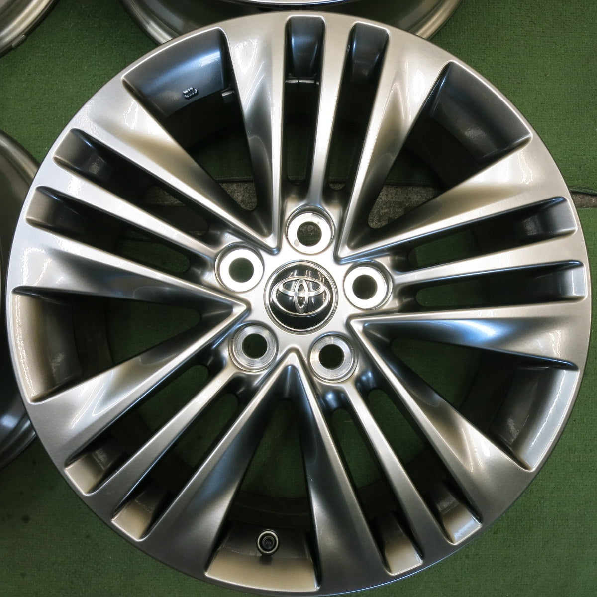 新車外し◎トヨタ 40系 アルファード Zグレード ヴェルファイア 純正 ホイール 18インチ 18×7J PCD120/5H◎6082202HAホ