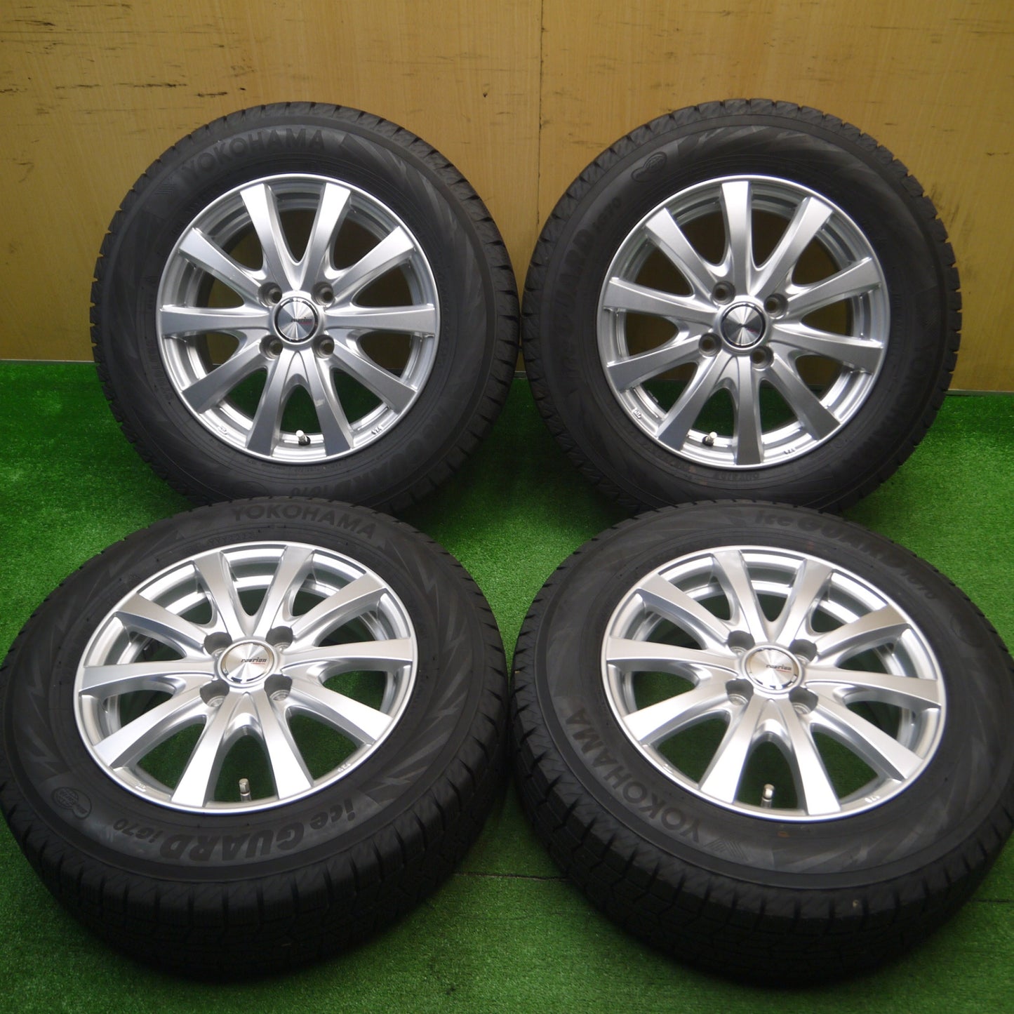 [送料無料] バリ溝！22年！キレイ！ほぼ10分★スタッドレス 175/70R14 ヨコハマ アイスガード iG70 ravrion RS01 ラブリオン 14インチ PCD100/4H★4110102Hス