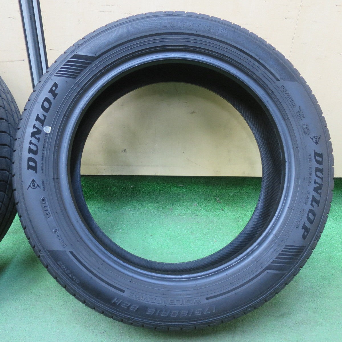 バリ溝！24年！9.5分★175/60R16 ダンロップ LE MANS V+ ルマン5+ タイヤ 16インチ コンパクトカー 等★6011907イノタ