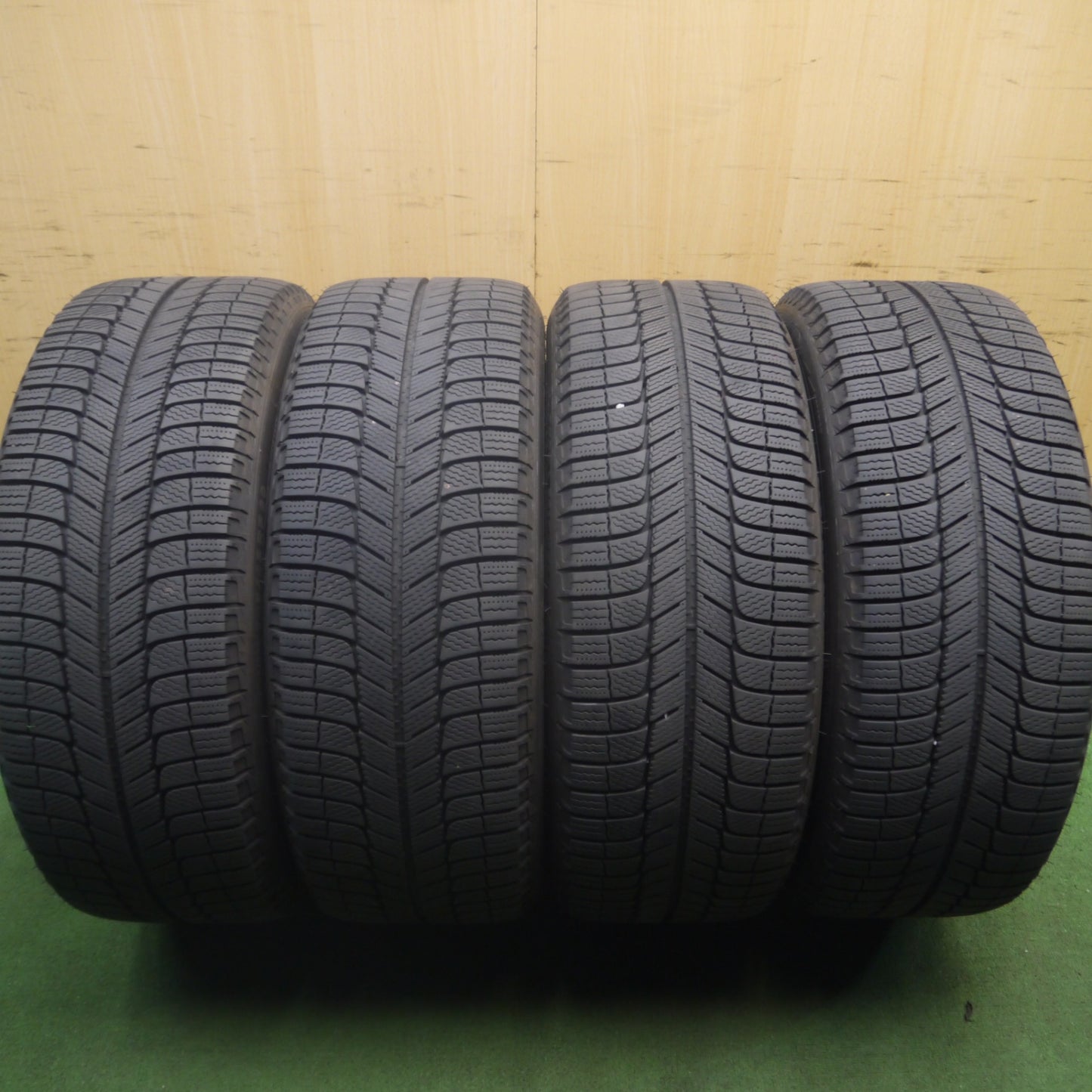 *送料無料* バリ溝！22年！9.5分★BMW等 KELLENERS 245/45R20 スタッドレス ミシュラン X-ICE XI3 ケレナーズ 20インチ PCD112/5H★4031509Hス
