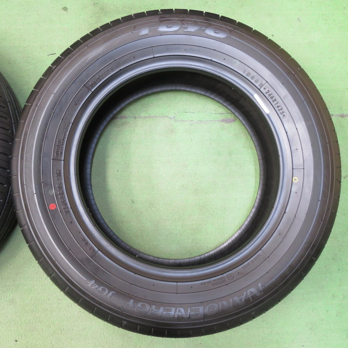 新車外し！25年★195/65R15 トーヨー ナノエナジー J64 タイヤ 15インチ プリウス ノア ヴォクシー ステップワゴン セレナ 等★5051702イノタ