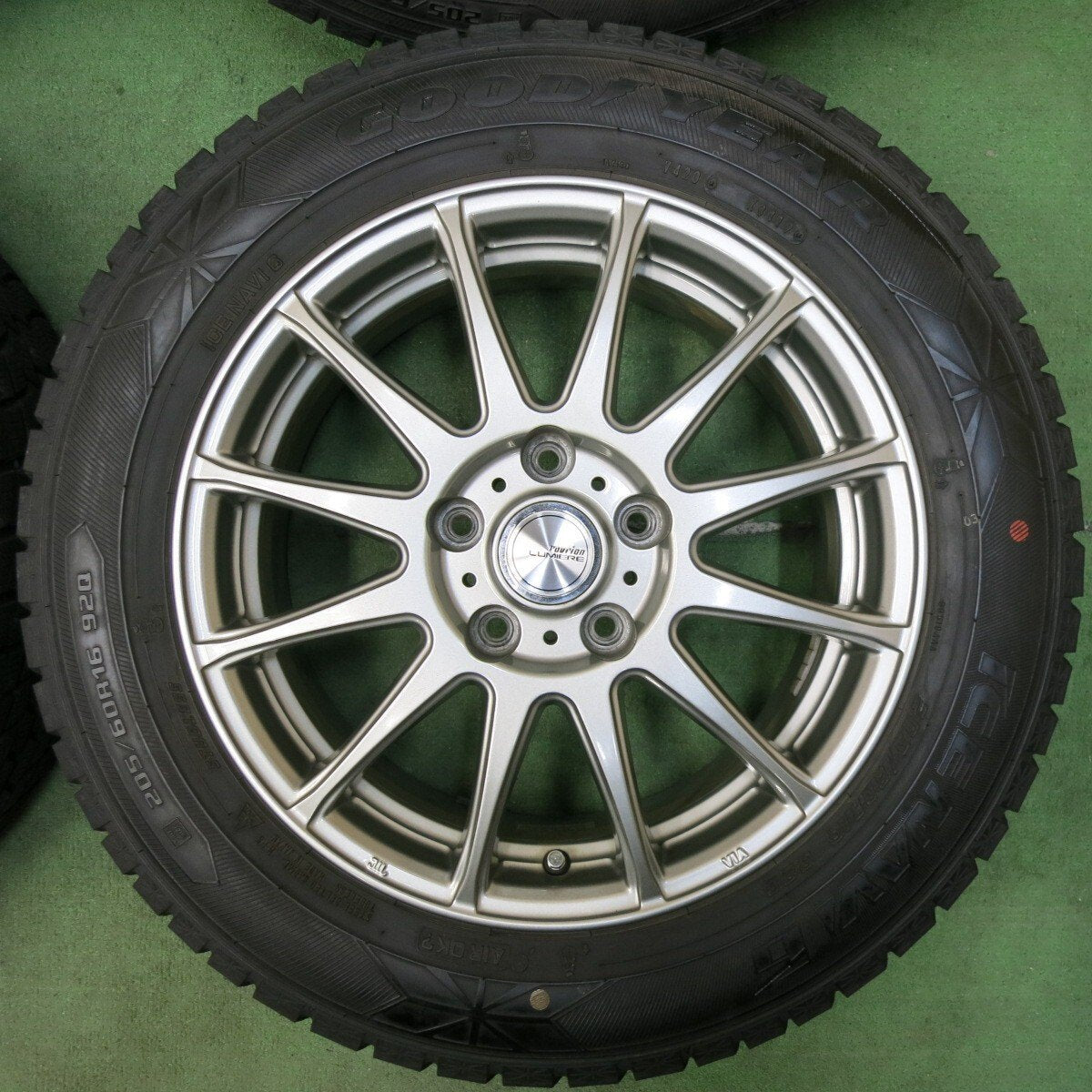 バリ溝！9分★スタッドレス 205/60R16 グッドイヤー アイスナビ6 ravrion LUMIERE 16インチ PCD114.3/5H★5010810SYス