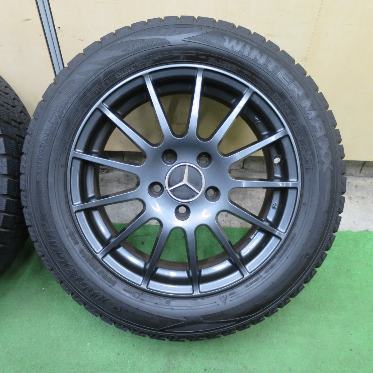 バリ溝！22年！キレイ！9.5分以上★ベンツ 等 IRVINE F01 205/55R16 スタッドレス ダンロップ ウインターマックス WM02 アーヴィン 16インチ PCD112/5H★6022302TTス