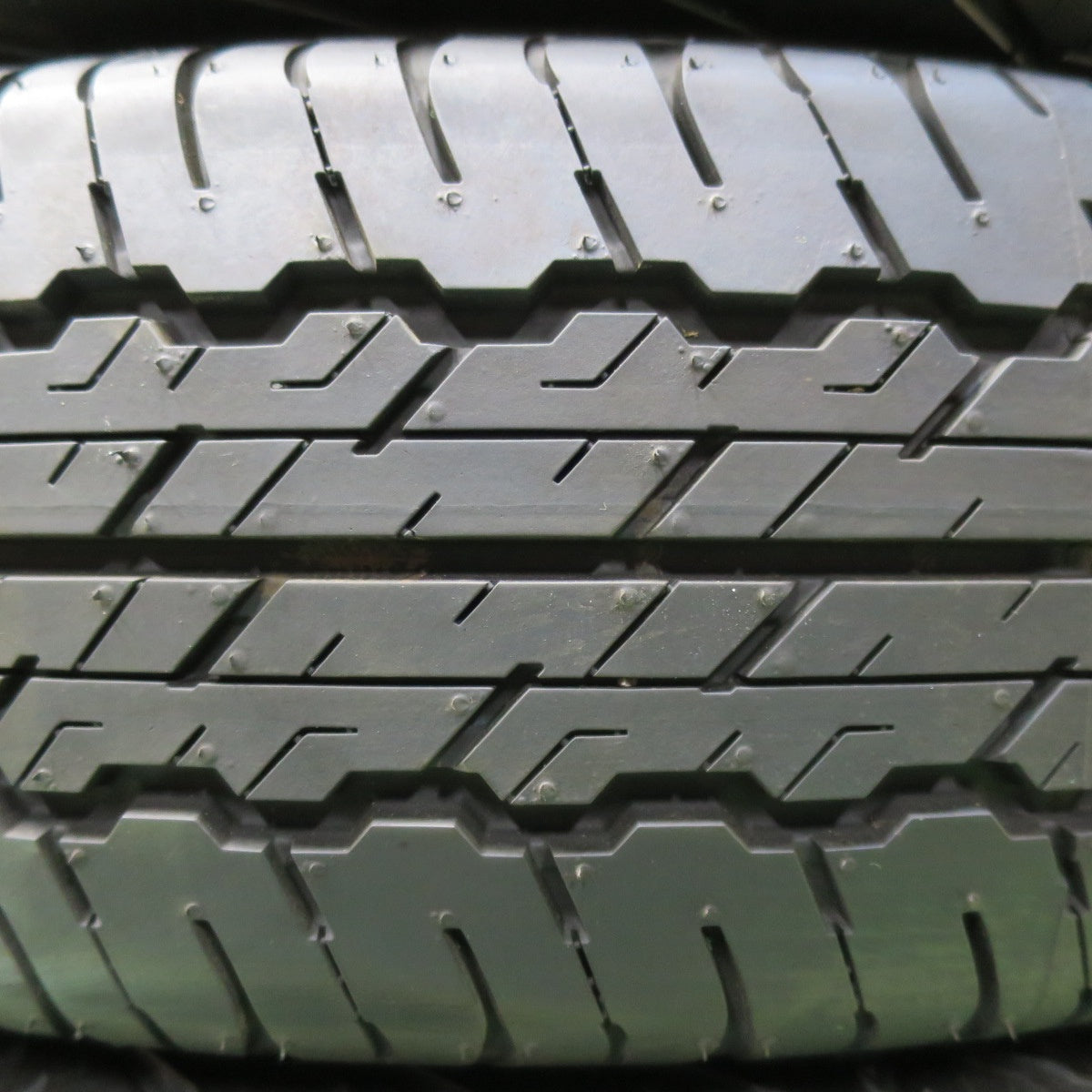 [送料無料] 新車外し！23年★ジムニー シエラ 等 195/80R15 ダンロップ AT20 グラントレック タイヤ 15インチ★4112911イノタ