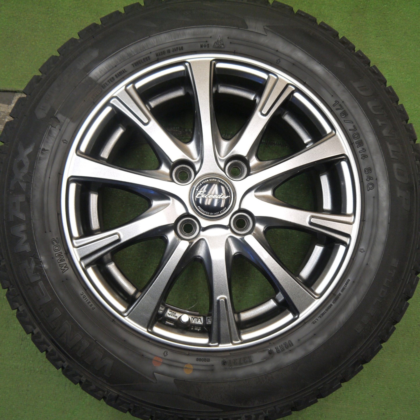 バリ溝！21年！キレイ！8.5分★スタッドレス 175/70R14 ダンロップ ウインターマックス WM02 Exceeder エクシーダー 14インチ PCD100/4H★5070704Hス