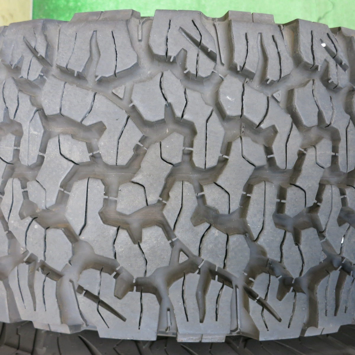 バリ溝！23年！キレイ！9.5分◎RAYS TEAM DAYTONA M8 285/70R17 121/118R BFグッドリッチ All-Terrain T/A KO2 レイズ チーム デイトナ 17インチ PCD139.7/6H◎6092001HAノ