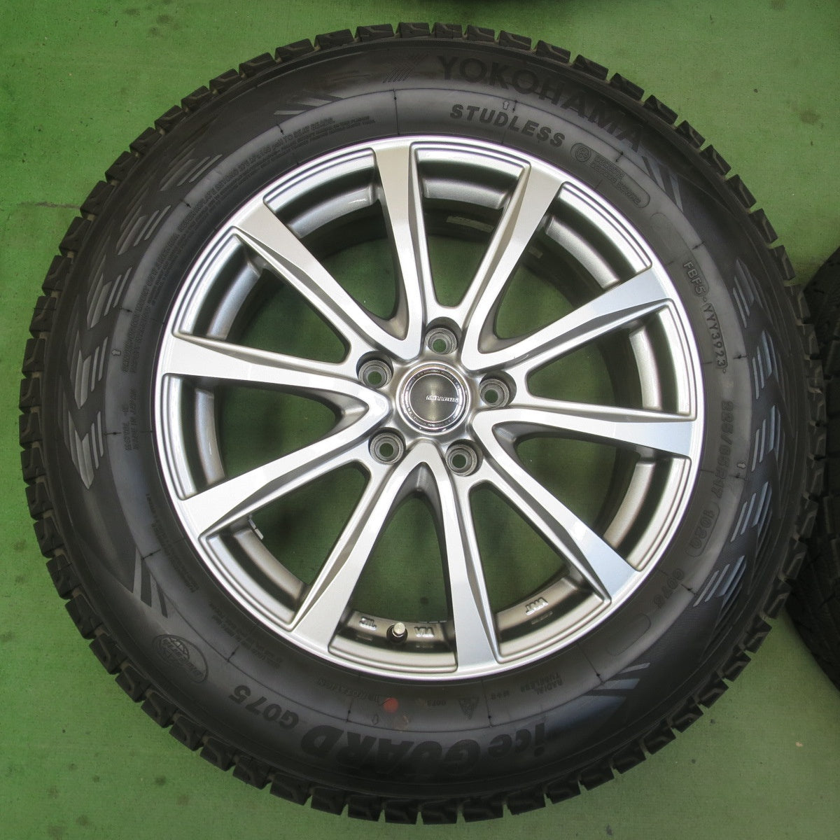 ほぼ未使用！23年！キレイ★スタッドレス 225/65R17 ヨコハマ アイスガード G075 MiLLOUS VX ミルアス 17インチ PCD114.3/5H★6033105イス