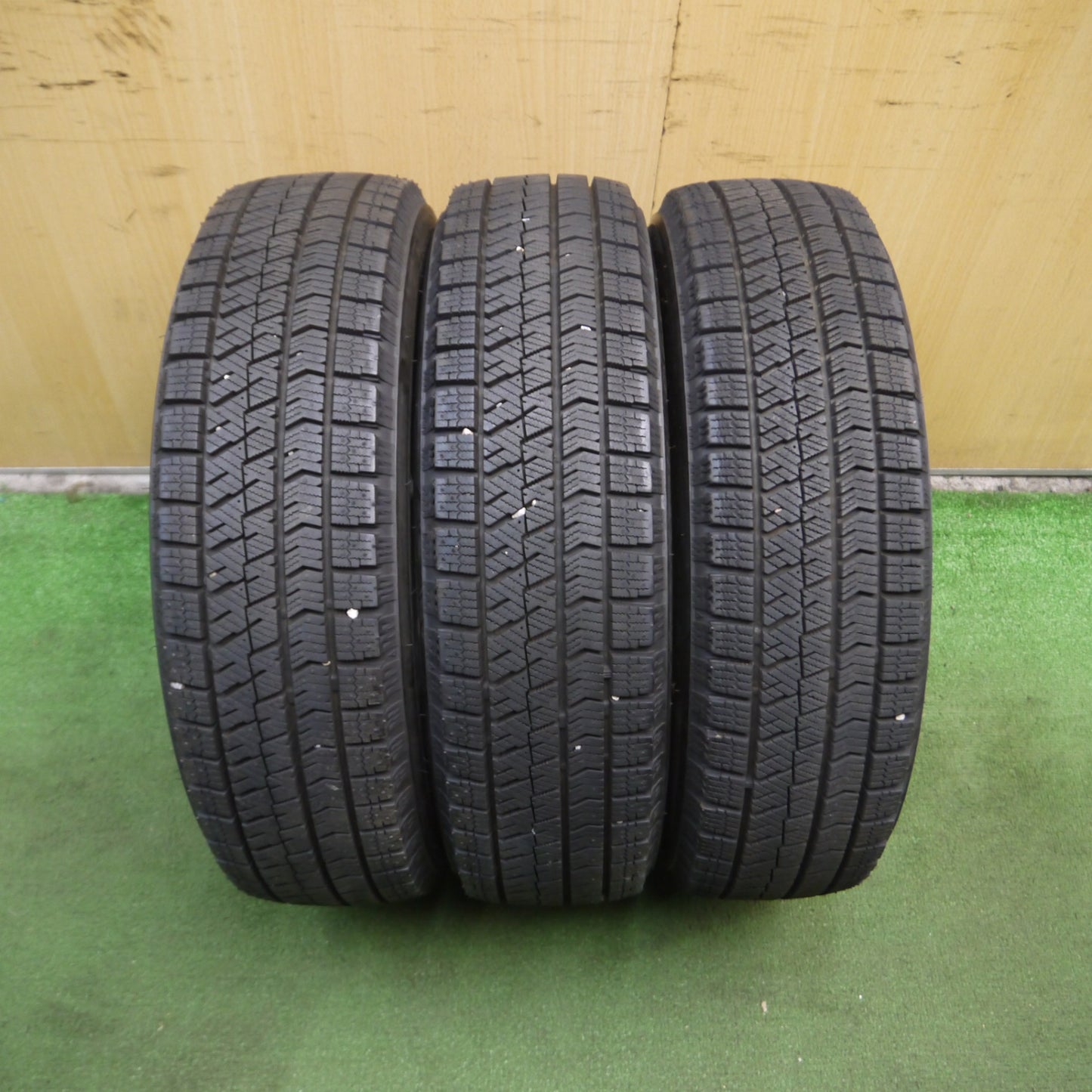 *送料無料* バリ溝！21年！9.5分★スタッドレス 155/65R14 ブリヂストン ブリザック VRX2 スチール 14インチ PCD100 114.3/4H マルチ★4040202Hス