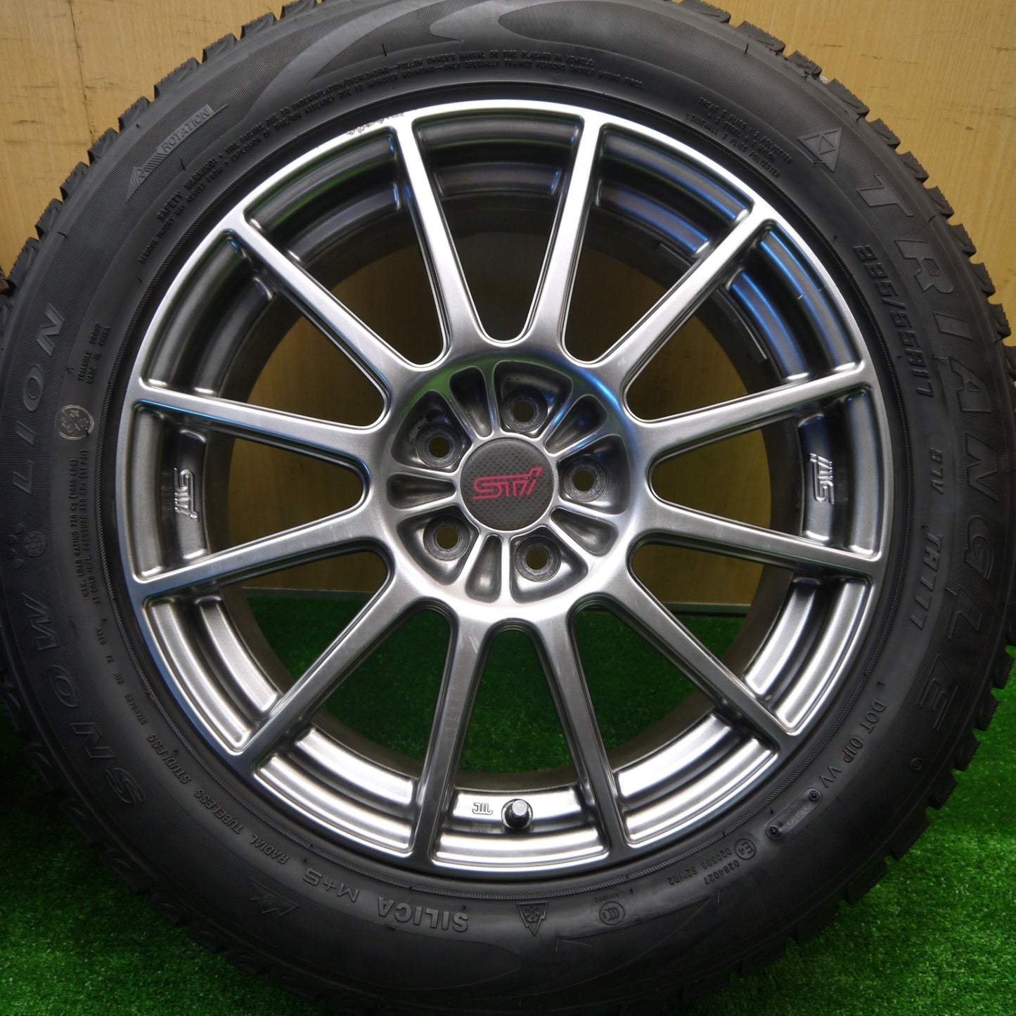 バリ溝！21年！9.5分★スバル フォレスター STi 純正 ENKEI 225/55R17 スタッドレス トライアングル SNOW LION 17インチ エンケイ PCD100/5H★5101004Hス