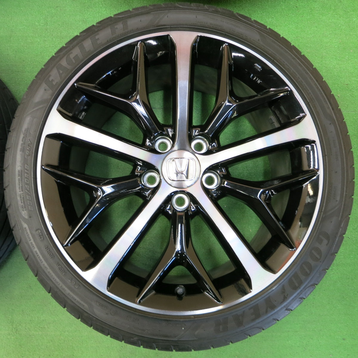 *送料無料* バリ溝！20年！キレイ！9.5分★ホンダ FK7 シビック 純正 235/40R18 グッドイヤー イーグル F1 18インチ PCD114.3/5H★4051406イノ