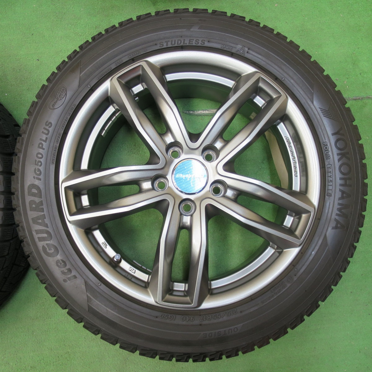 [送料無料] バリ溝！キレイ！9.5分★ワーゲン ティグアン 等 EUROTECH GAYA5 215/55R17 スタッドレス ヨコハマ アイスガード iG50 プラス ユーロテック ガヤ5 PCD112/5H★5010709イス