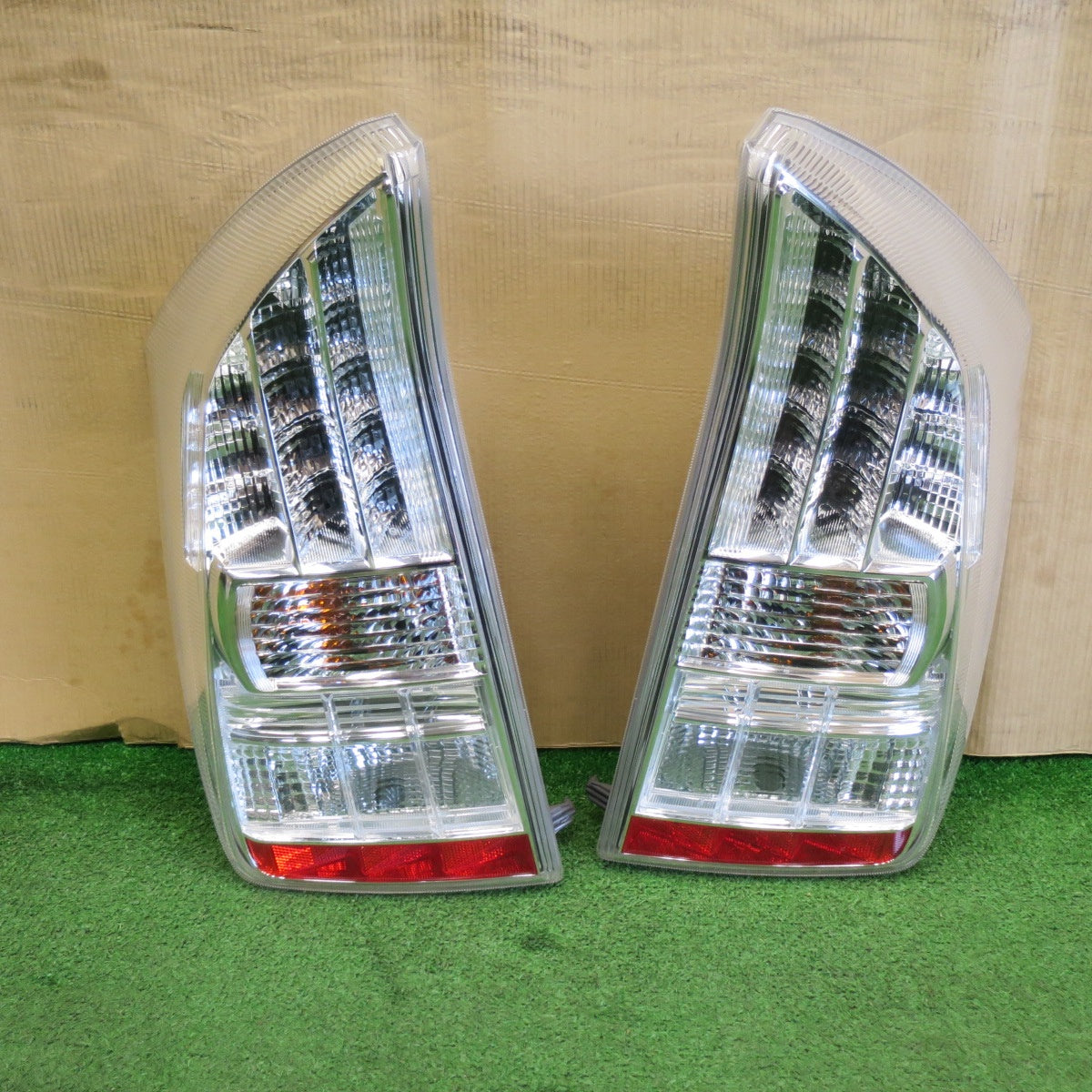 [送料無料] 未使用！左右セット◆トヨタ 30系 プリウス 前期 純正 LED テール ランプ STANLEY P8007 R L 12V テール ライト TOYOTA◆