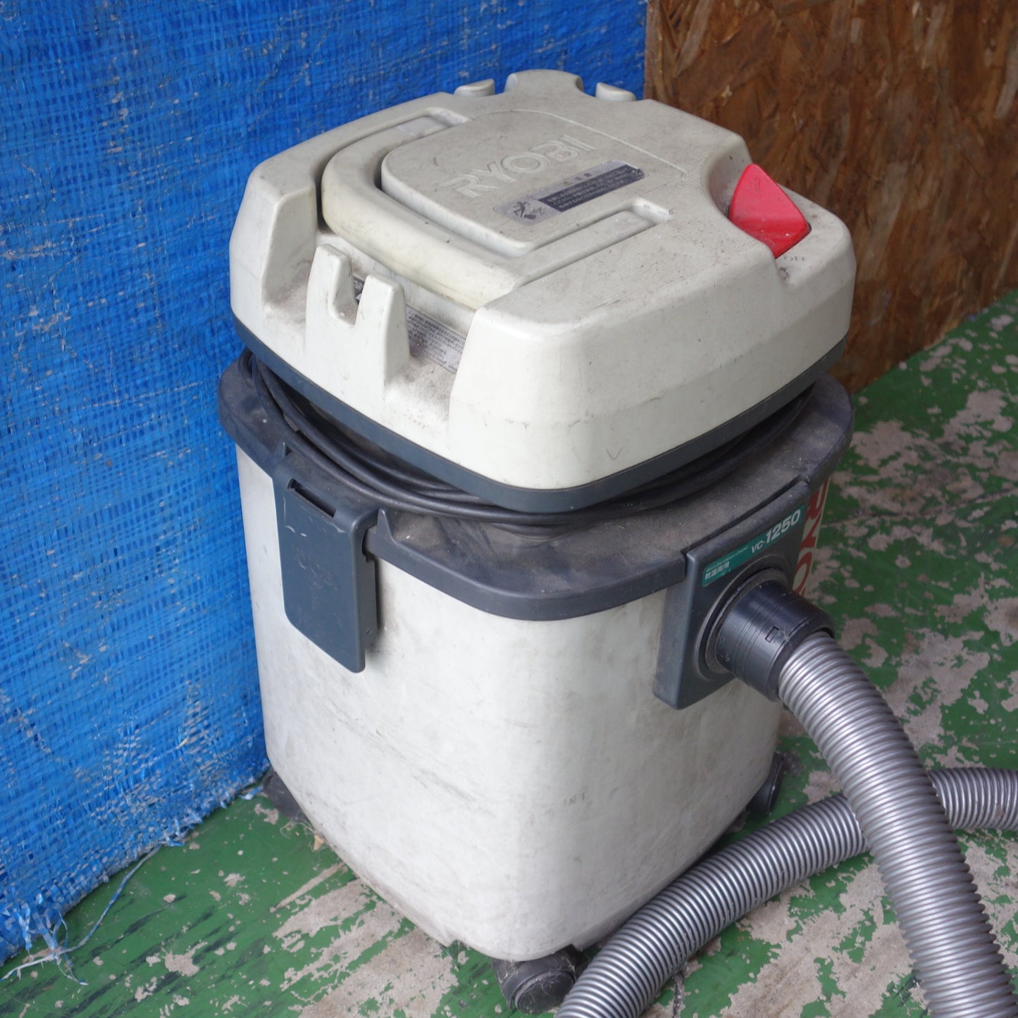 [送料無料] ◆RYOBI 集じん機 業務用 VC-1250 乾湿両用 集塵機 掃除機 コード式 100V リョービ◆