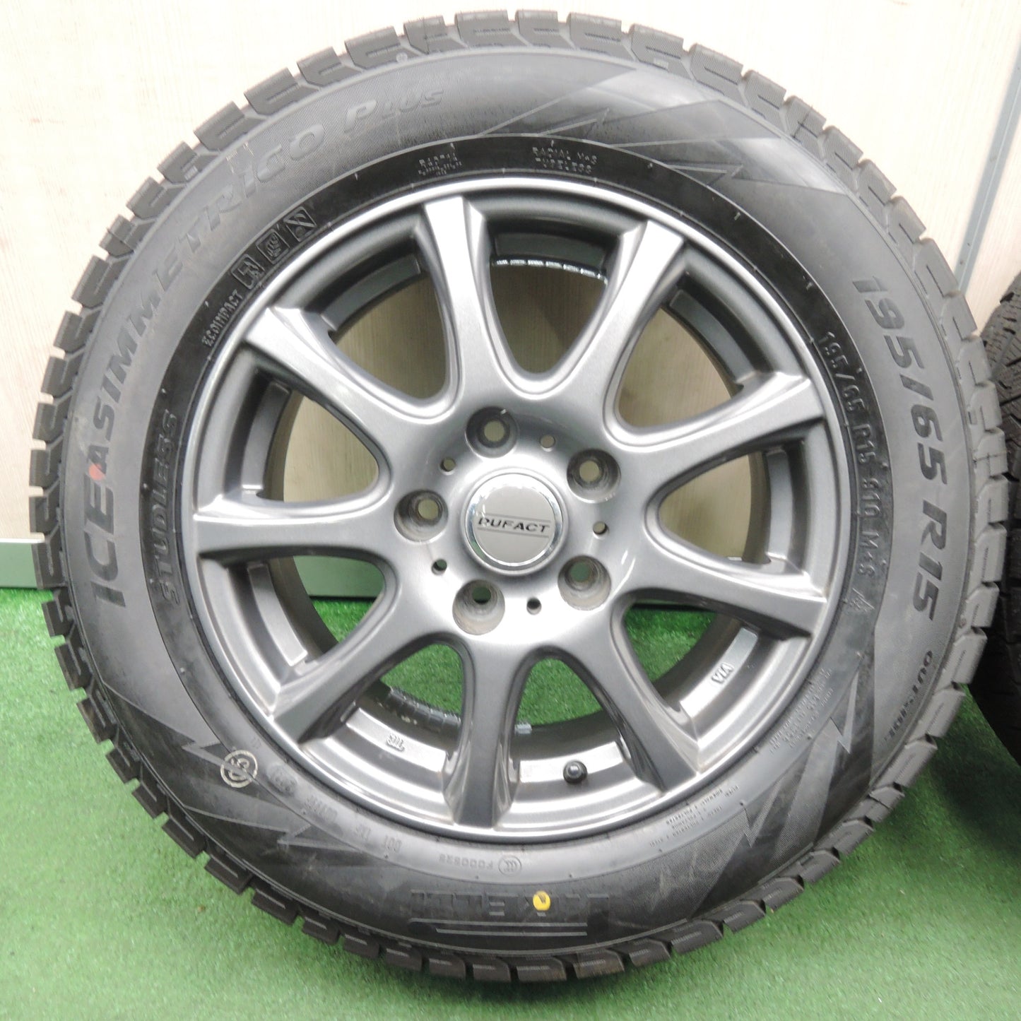 *送料無料* 超バリ溝！21年！キレイ！ほぼ10分★スタッドレス 195/65R15 ピレリ アイスアシンメトリコ プラス DUFACT デュファクト 15インチ PCD114.3/5H★4031908TNス