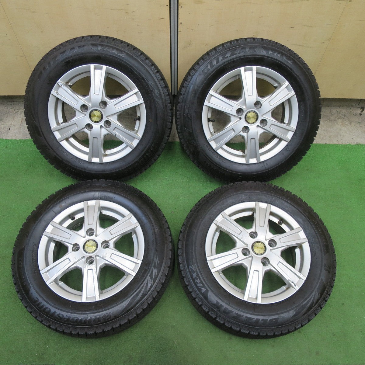バリ溝！23年！9.5分以上★スタッドレス 145/80R13 ブリヂストン ブリザック VRX2 SPORT スポルト 13インチ PCD100/4H★6040602TTス