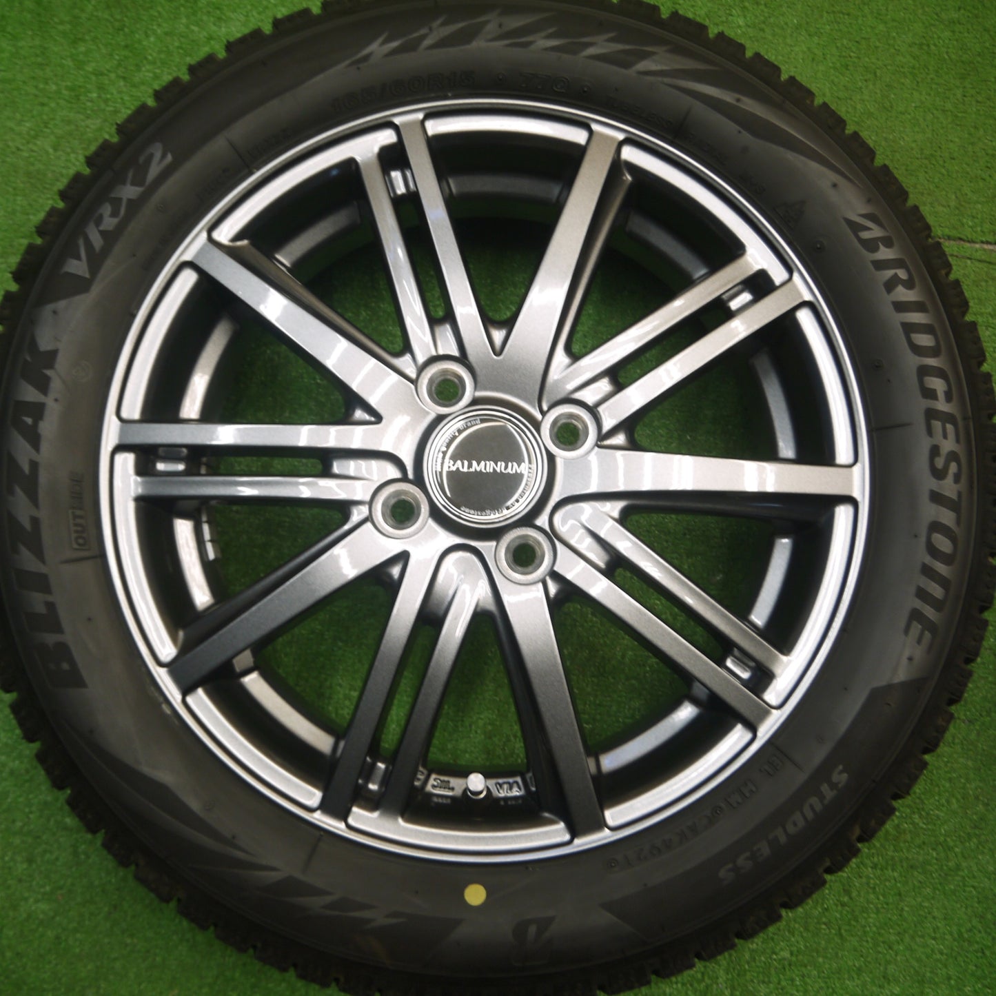 [送料無料] バリ溝！21年！キレイ！9.5分★スタッドレス 165/60R15 ブリヂストン ブリザック VRX2 BALMINUM バルミナ ハスラー ソリオ等 PCD100/4H★4120901Hス