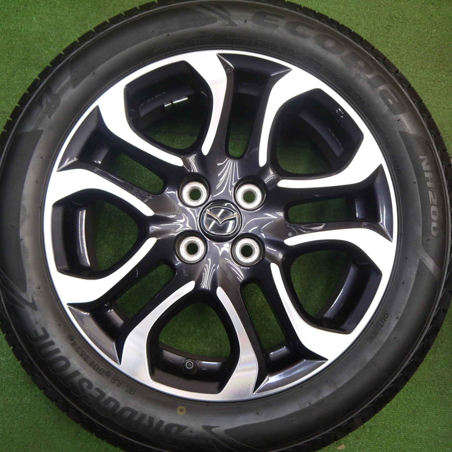 [送料無料] バリ溝！24年！キレイ！9分★マツダ2 純正 195/55R16 ブリヂストン エコピア NH200 16インチ PCD100/4H★5032101Hノ