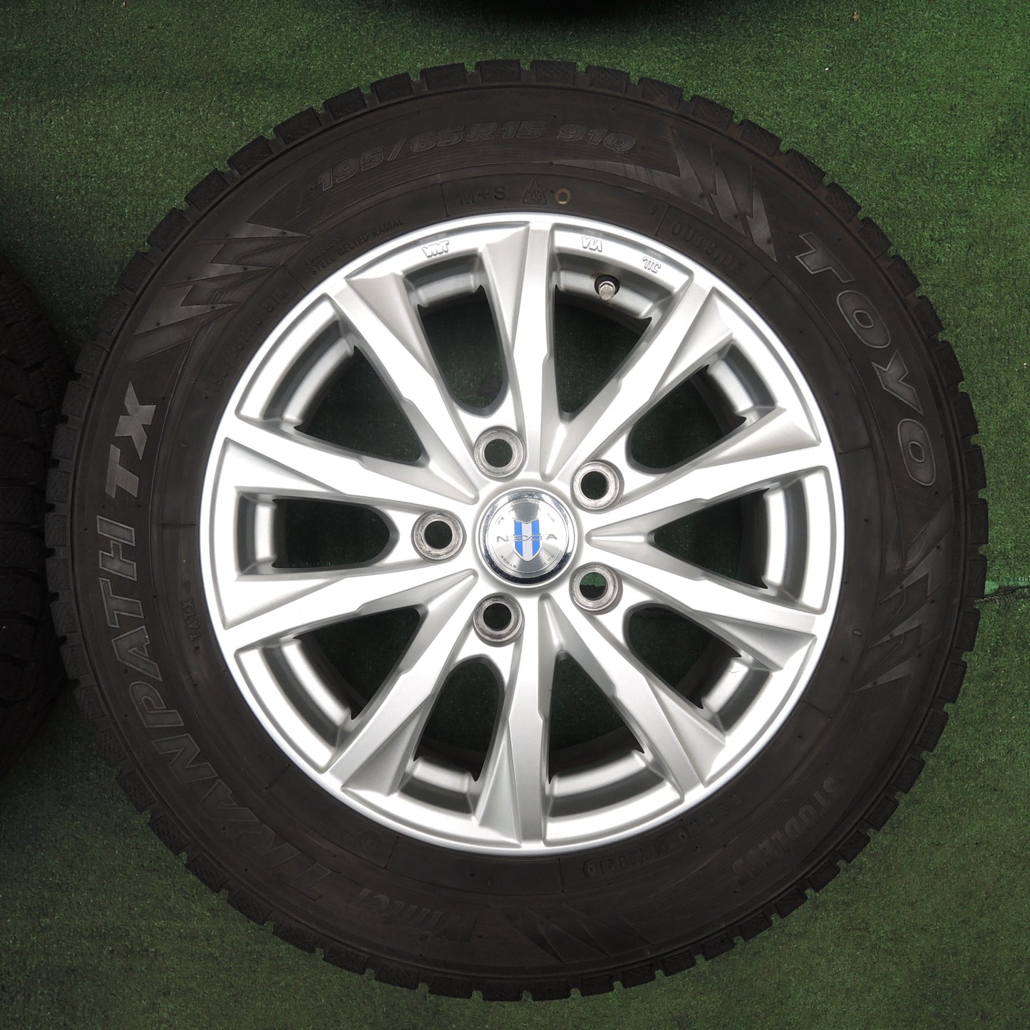 *送料無料* バリ溝！21年！キレイ！9.5分★スタッドレス 195/65R15 トーヨー ウインター トランパス TX NEXTA ネクスタ 15インチ PCD114.3/5H★4031301TNス