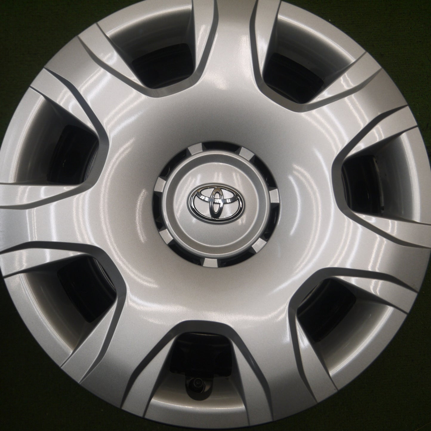 *送料無料* 新車外し★トヨタ 200系 ハイエース 純正 スチール ホイール 15インチ 15×6J PCD139.7/6H★4070504Hホ