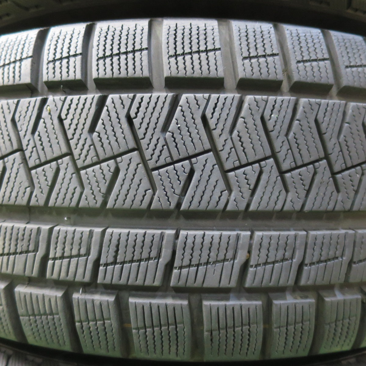 [送料無料] バリ溝！キレイ！9.5分★トヨタ プリウスα 純正 215/60R16 スタッドレス ピレリ アイスアシンメトリコ 16インチ PCD114.3/5H★5021502イス