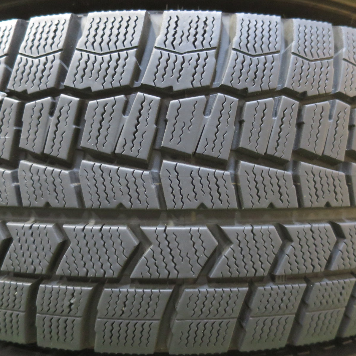 バリ溝！23年！キレイ！9.5分★スタッドレス 215/60R16 ダンロップ ウインターマックス WM02 MANARAY SPORT マナレイ スポーツ 16インチ PCD114.3/5H★6052605イス