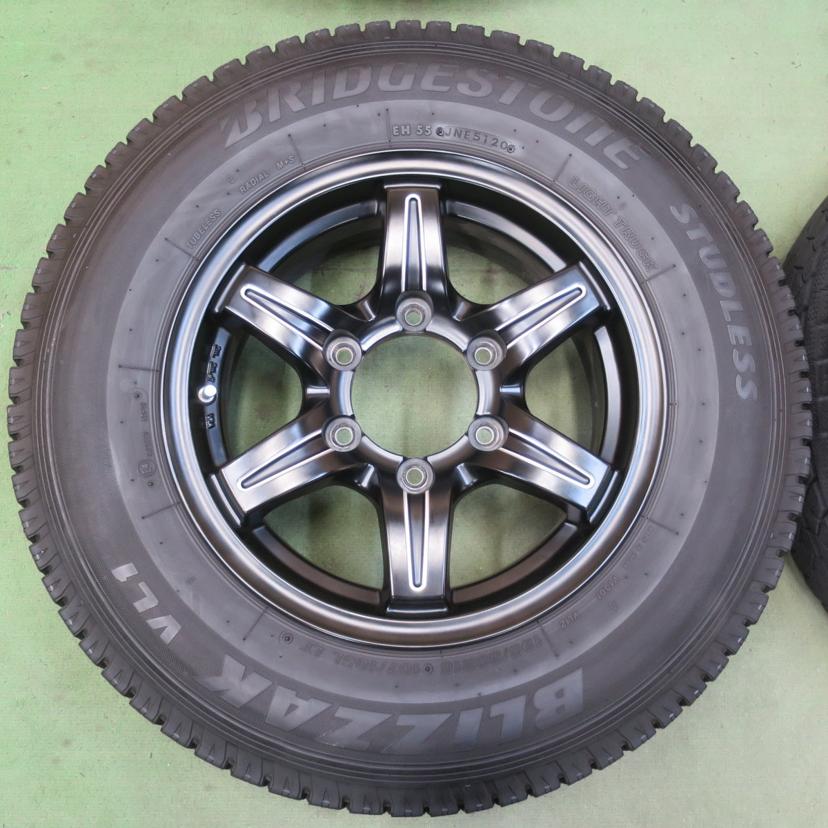 バリ溝！キレイ！9.5分◎スタッドレス 195/80R15 107/105L ブリヂストン ブリザック VL1 TWS Granverd NEO グランヴァード 15インチ PCD139.7/6H◎6062411イス