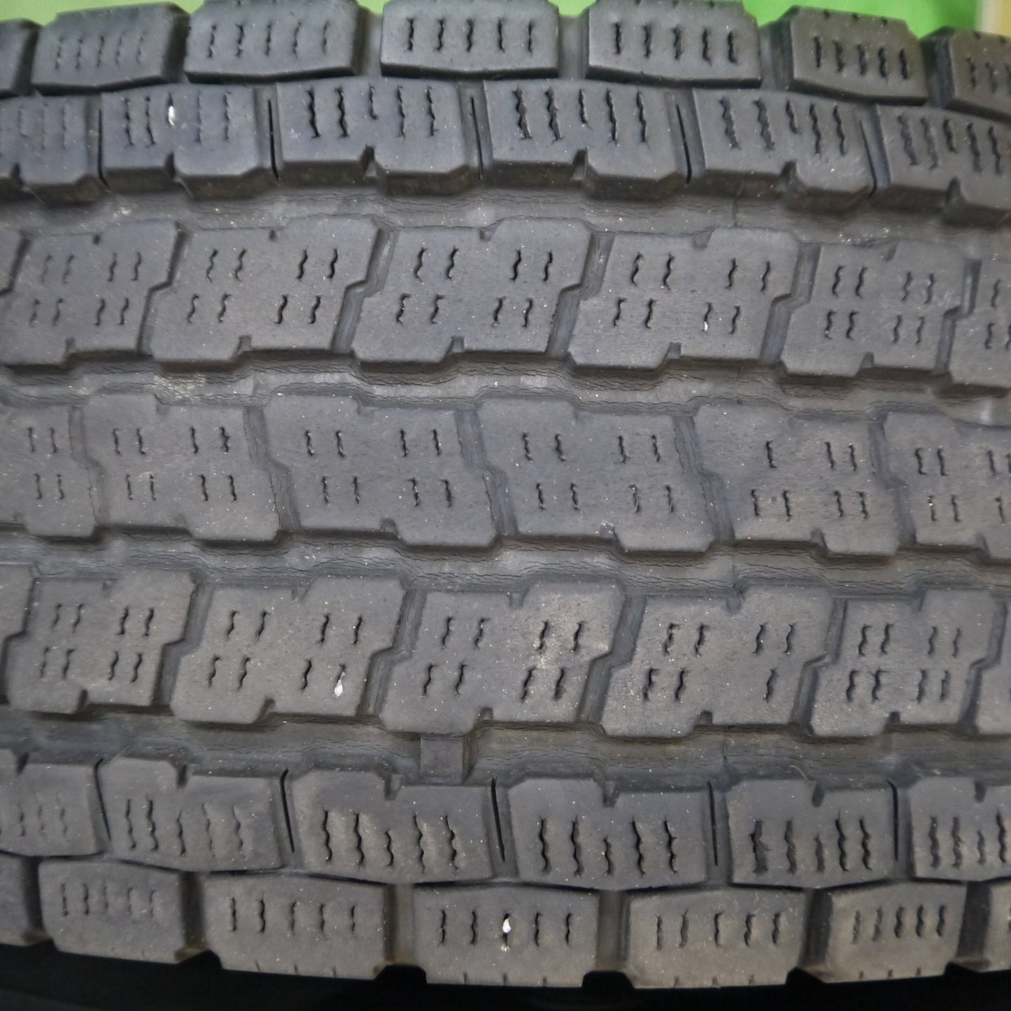 4本価格！22年★ハイエース 等 スタッドレス 195/80R15 107/105L ヨコハマ アイスガード iG91 KAZERA H200 カゼラ 15インチ PCD139.7/6H★5071603Hス