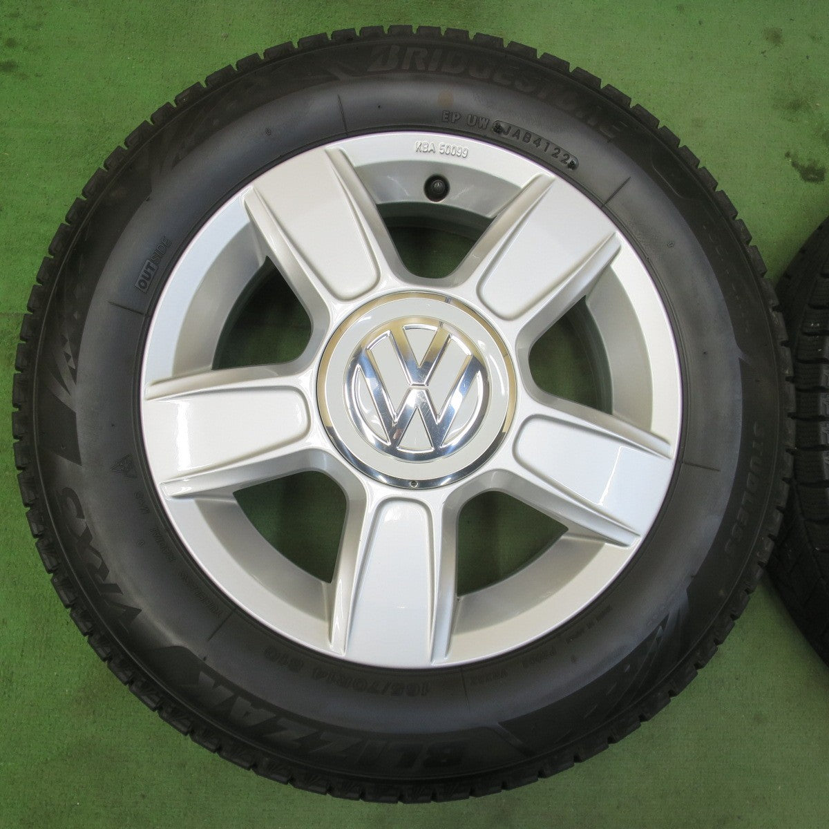 バリ溝！22年！キレイ！9.5分★ワーゲン up! 純正 BORBET 165/70R14 スタッドレス ブリヂストン ブリザック VRX3 アップ ボルベット 14インチ PCD100/4H★6030503イス