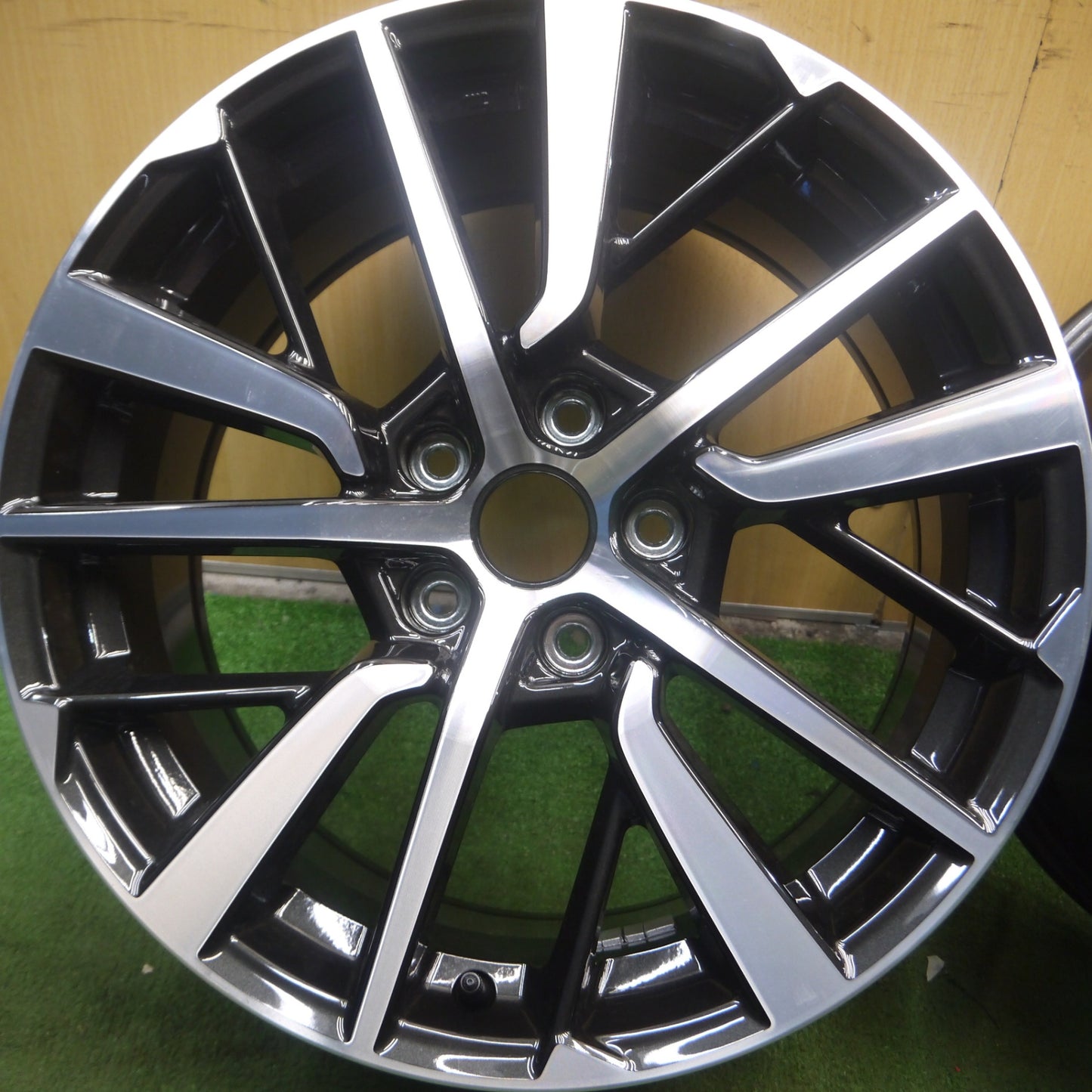 *送料無料* 新車外し★スバル WRX S4 STI スポーツ R 純正 ホイール 18インチ 18×8.5J PCD114.3/5H★4042201Hホ