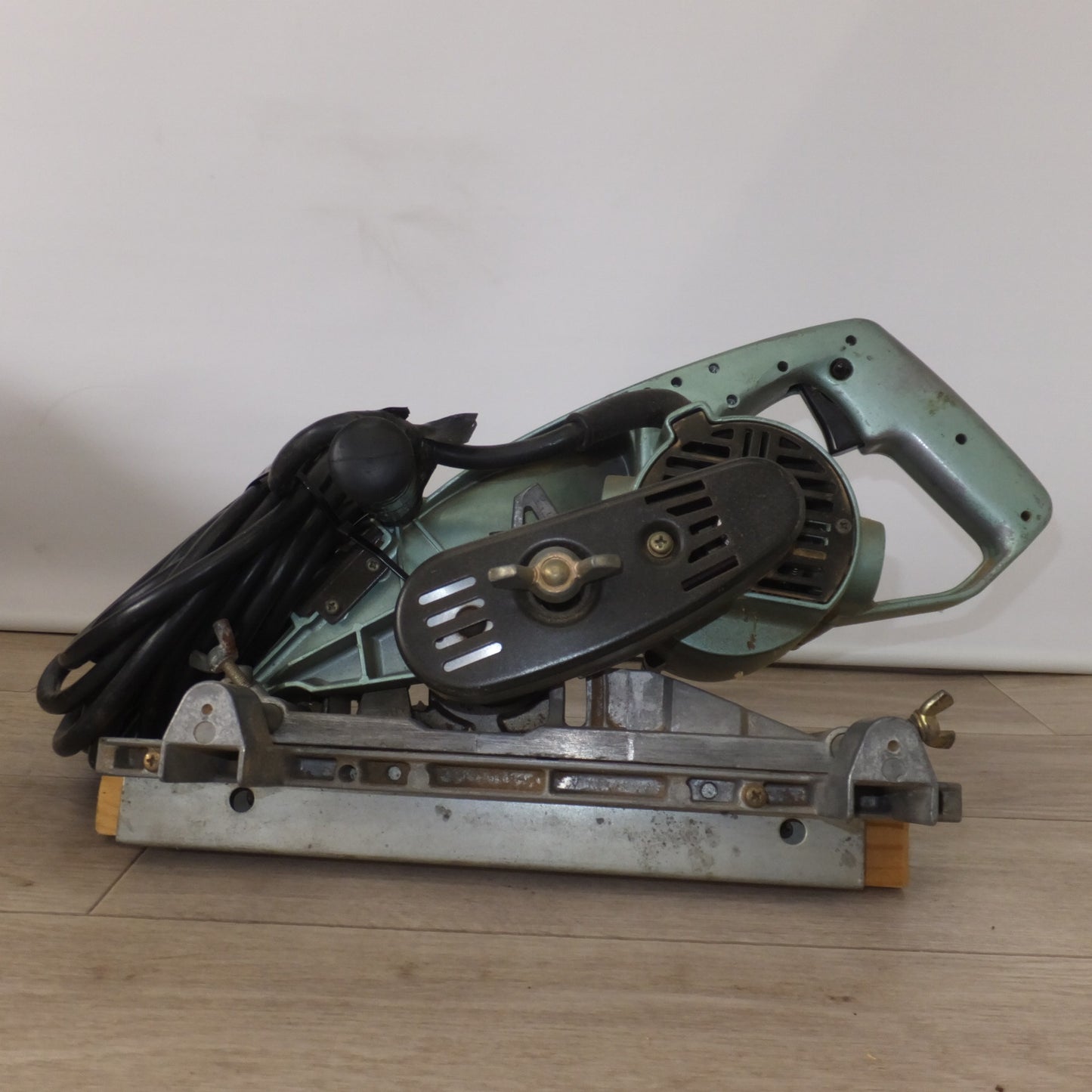 [送料無料] ★日立 HITACHI 46mm ブレーキ付 仕上溝切 PG21B　100V 50/60Hz 12A 8500rpm★