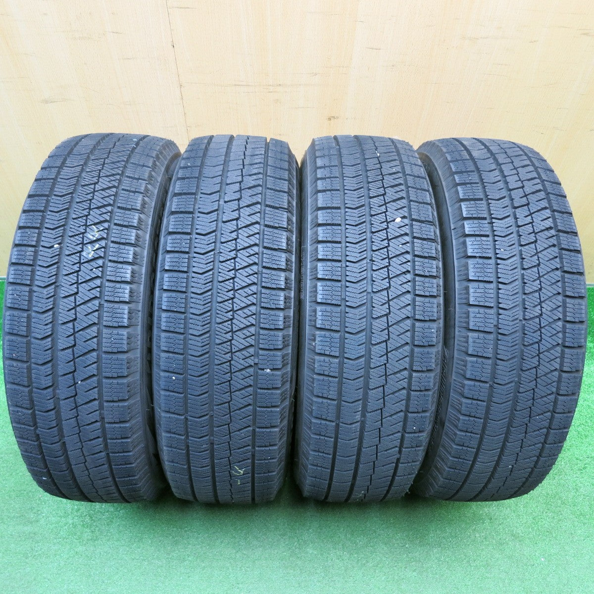 バリ溝！23年！キレイ！9.5分以上★スタッドレス 195/65R16 ブリヂストン ブリザック VRX2 SEIN ザイン 16インチ PCD100/4H★5112016HAス