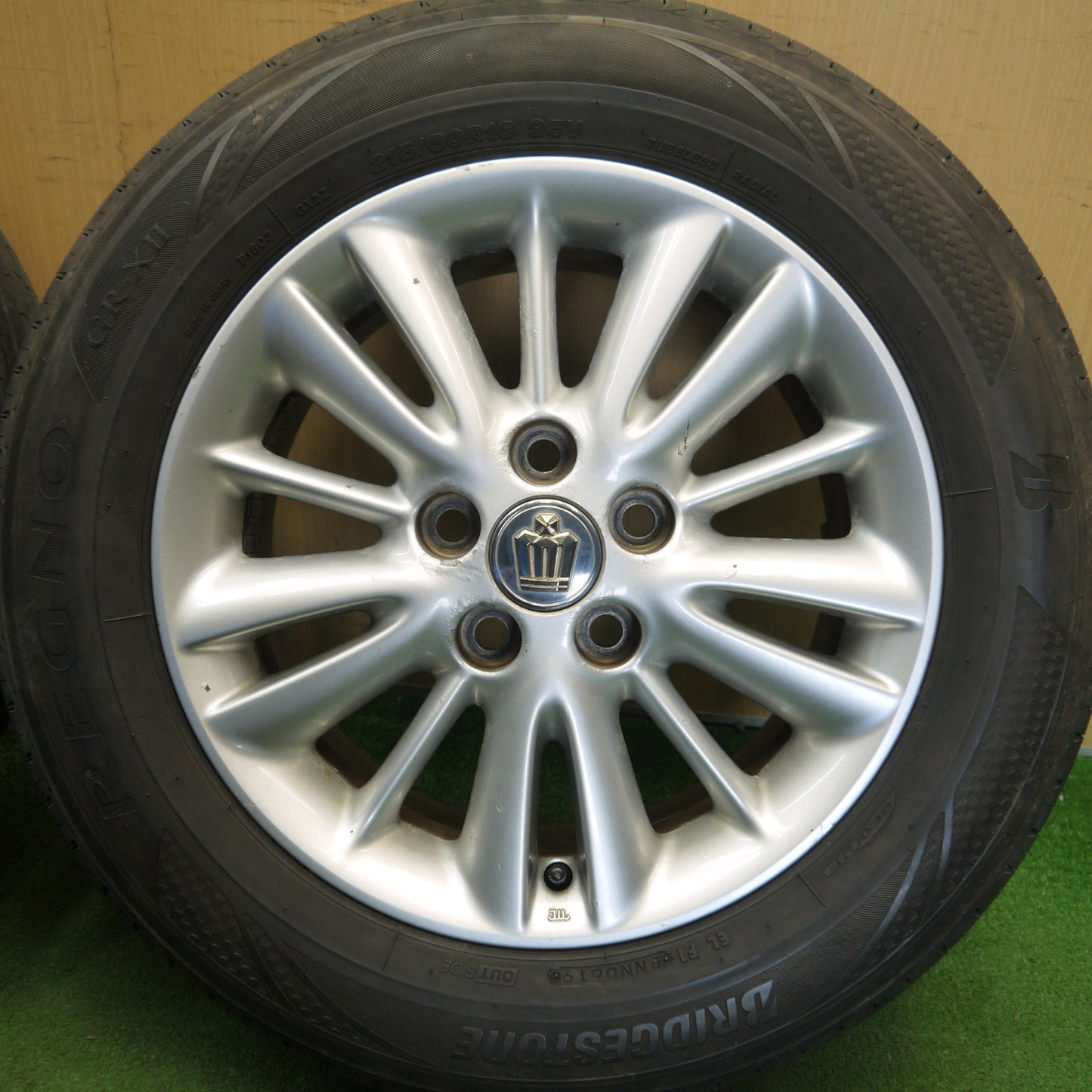 バリ溝！9.5分★トヨタ 180系 クラウン ロイヤル 純正 215/60R16 ブリヂストン レグノ GR-X2 16インチ PCD114.3/5H★6042102Hノ