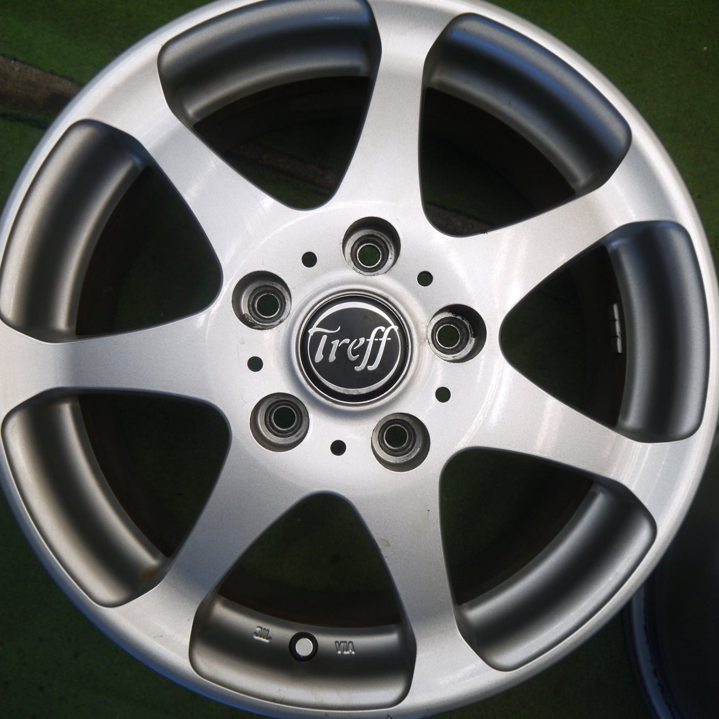 4本価格★Treff 社外 アルミ ホイール 15インチ 15×6.5JJ PCD114.3/5H★6072901Hホ