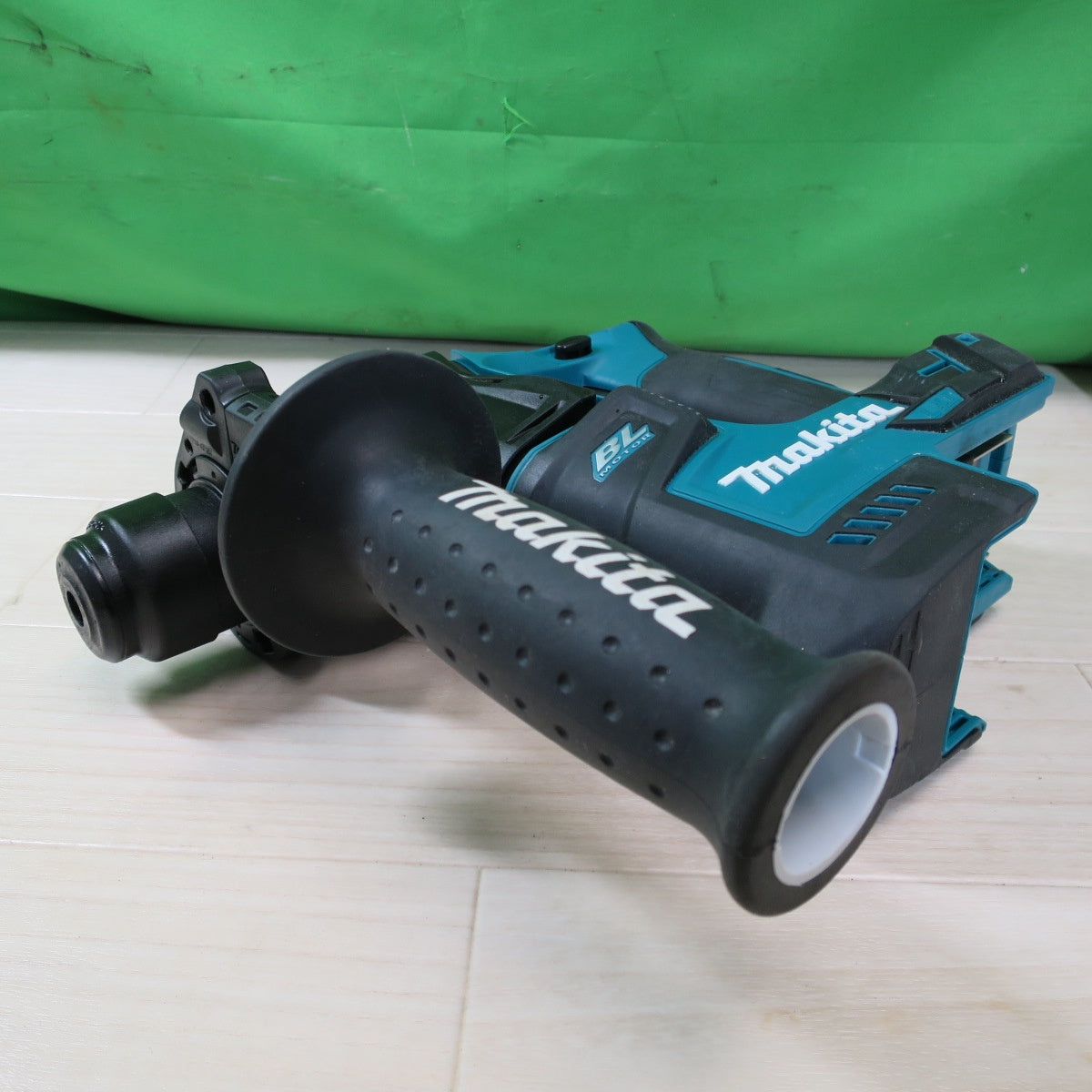 [送料無料] キレイ☆マキタ 17mm 充電式 ハンマ ドリル 14.4V HR170D 充電器 ケース付き ハンマードリル はつり ハツリ 斫り 電動 工具☆