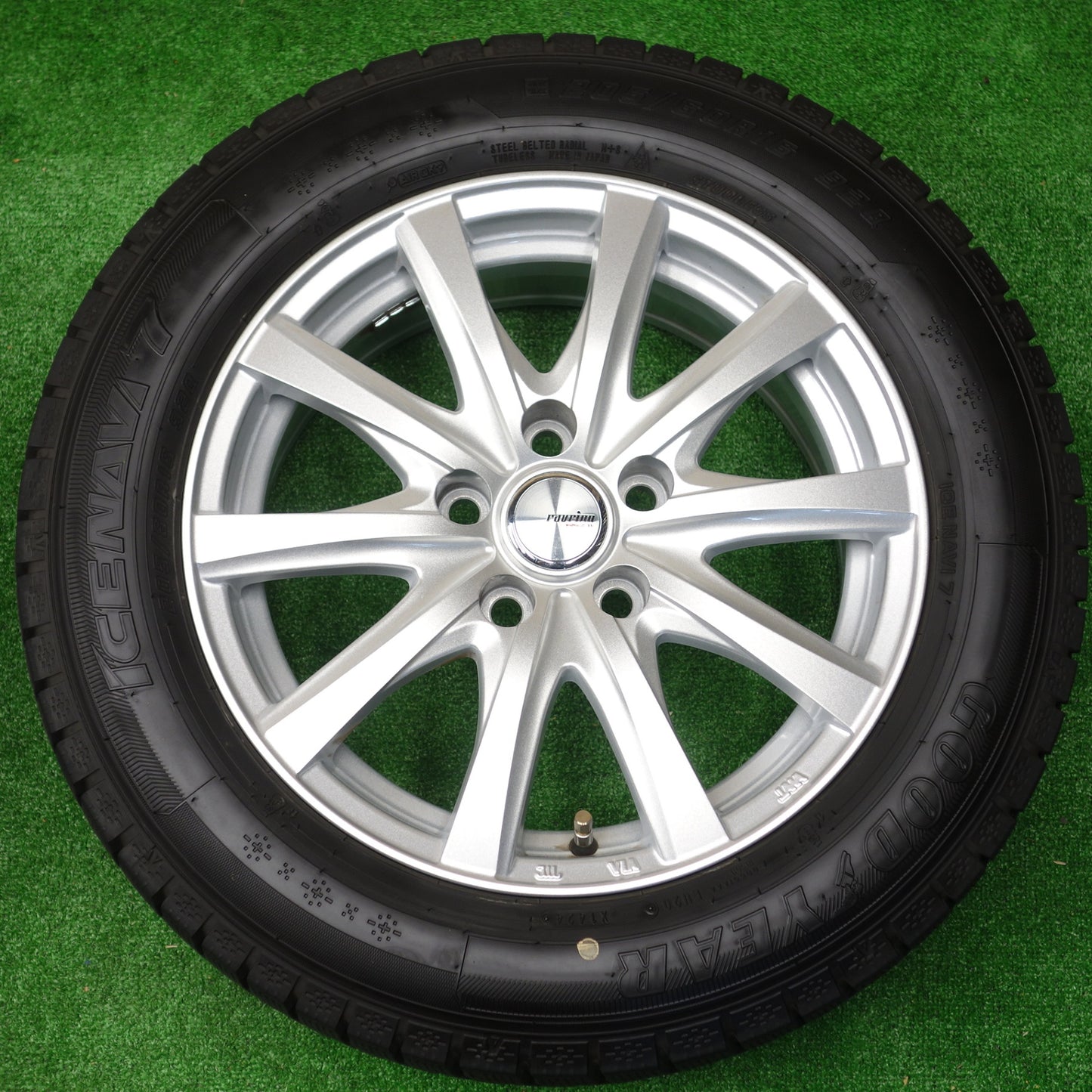 バリ溝！24年！キレイ！ほぼ10分★スタッドレス 205/60R16 グッドイヤー アイスナビ7 ravrion RS01 ラブリオン 16インチ PCD114.3/5H★5112901KTス